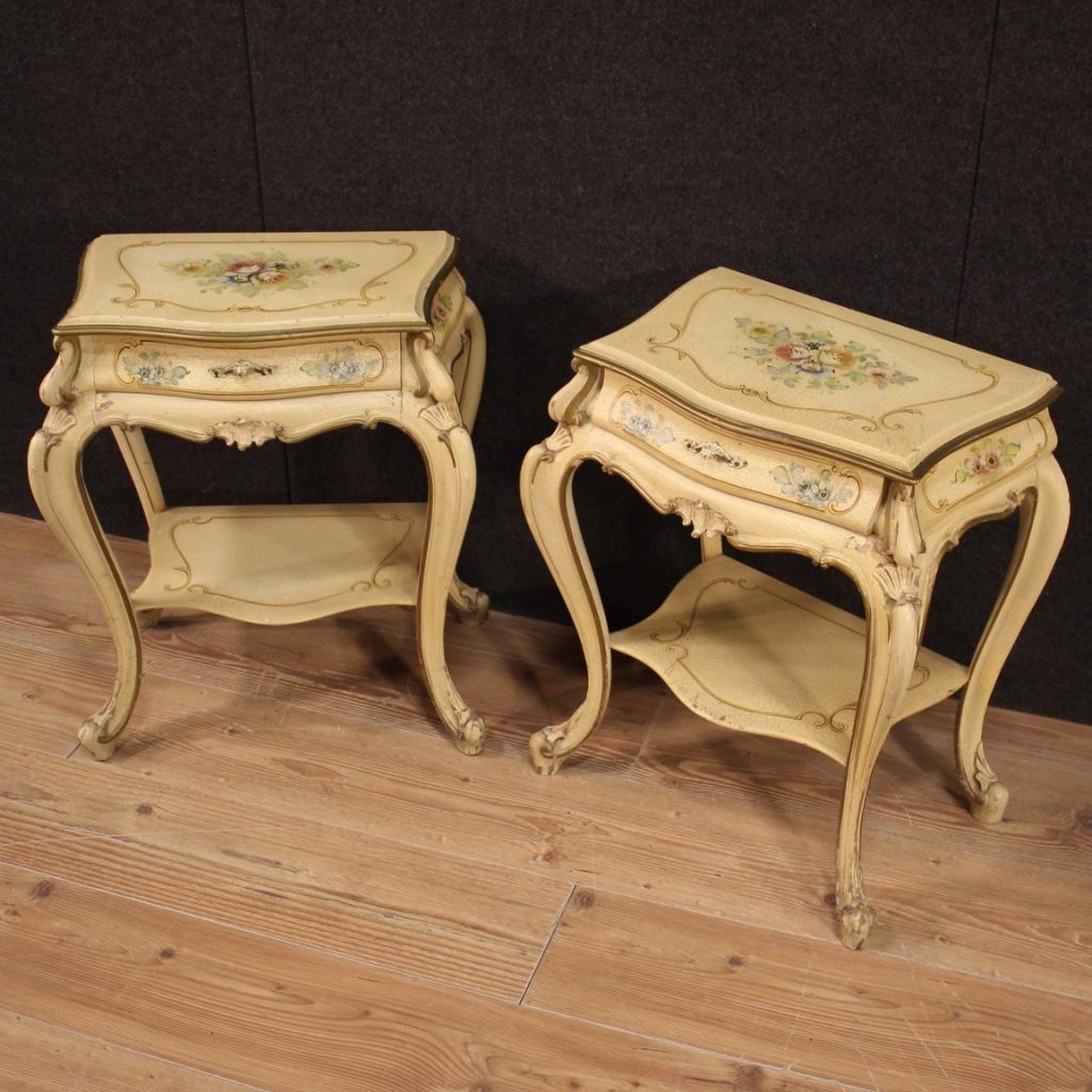 Wood Pair of Lacquered, Gilded and Painted Venetian Bedside Tables, 20th Century For Sale
