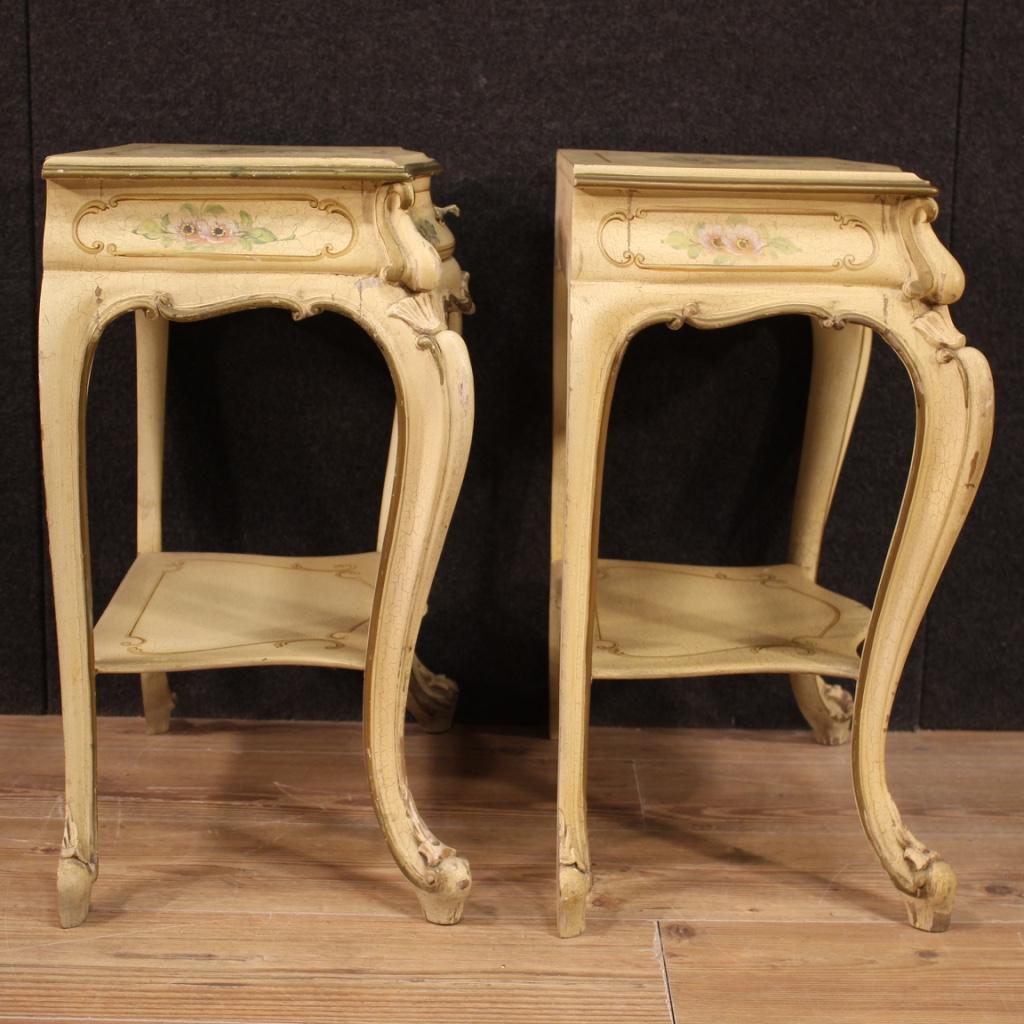 Pair of Lacquered, Gilded and Painted Venetian Bedside Tables, 20th Century For Sale 1