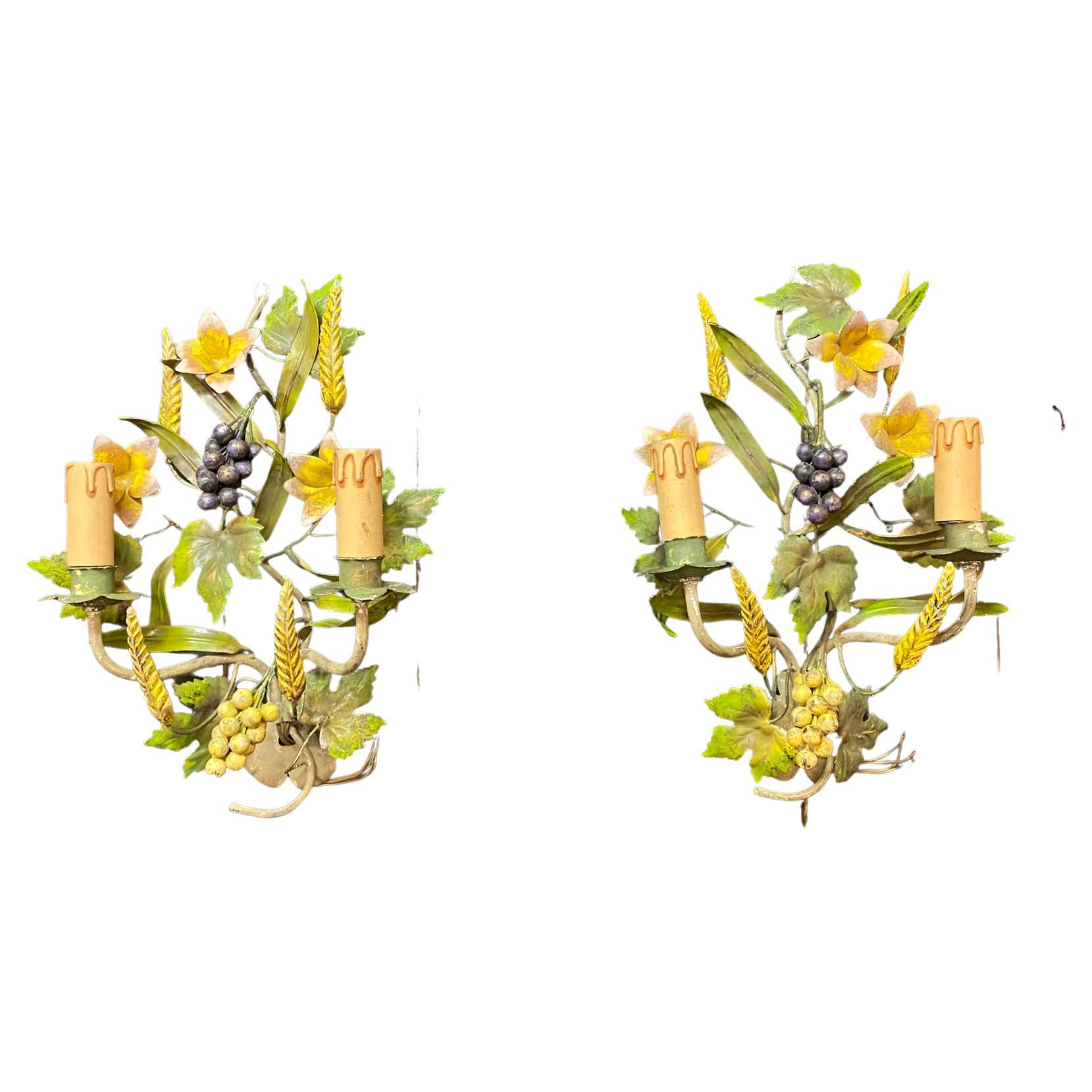 Coppia di appliques in metallo laccato, 1960 circa