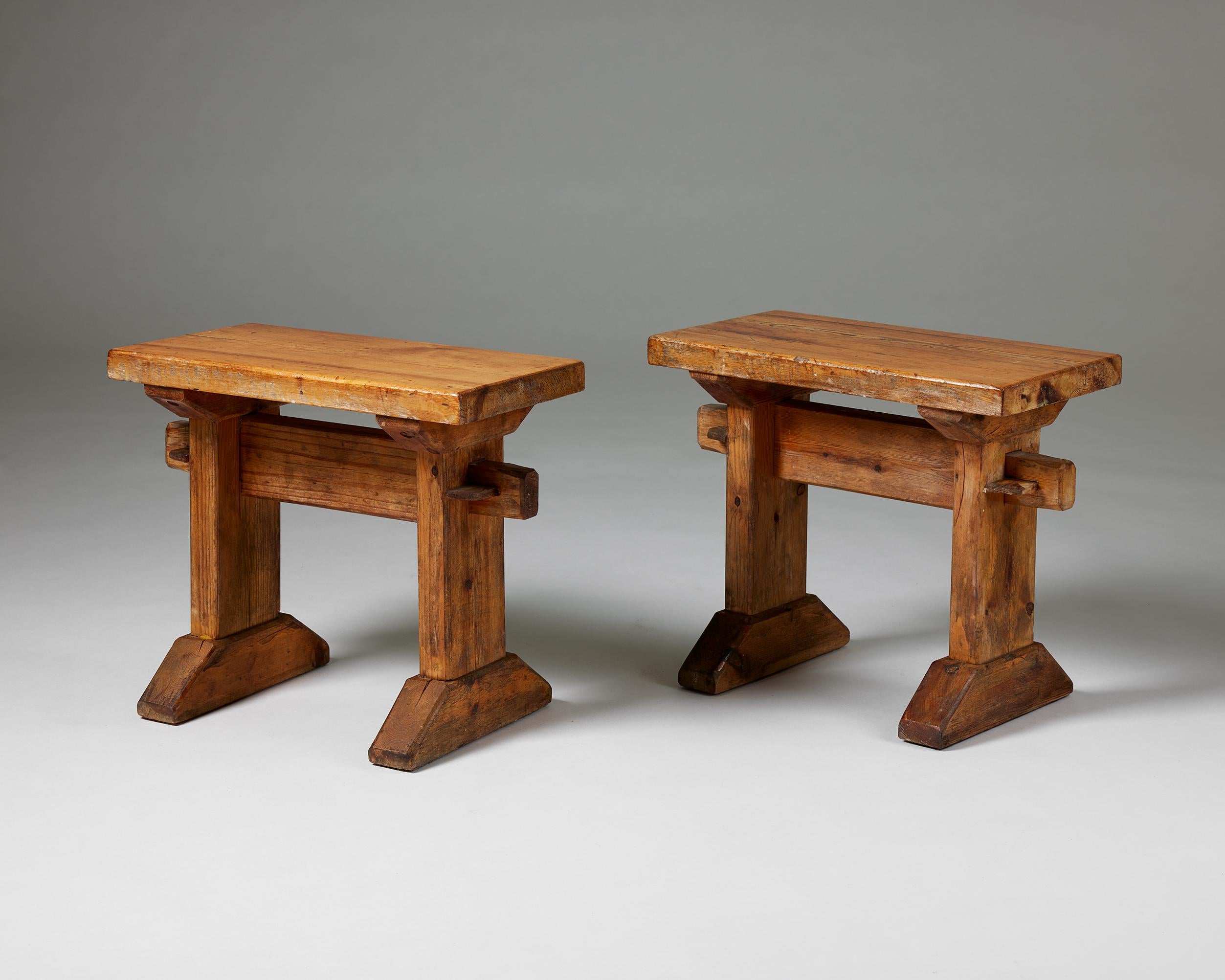 Pair of stools, anonymous, Sweden, 1930s

Lacquered pine.

H: 43.5 cm / 17 1/4''
W: 50 cm / 19 3/4''
D: 26.5 cm / 10 1/2''