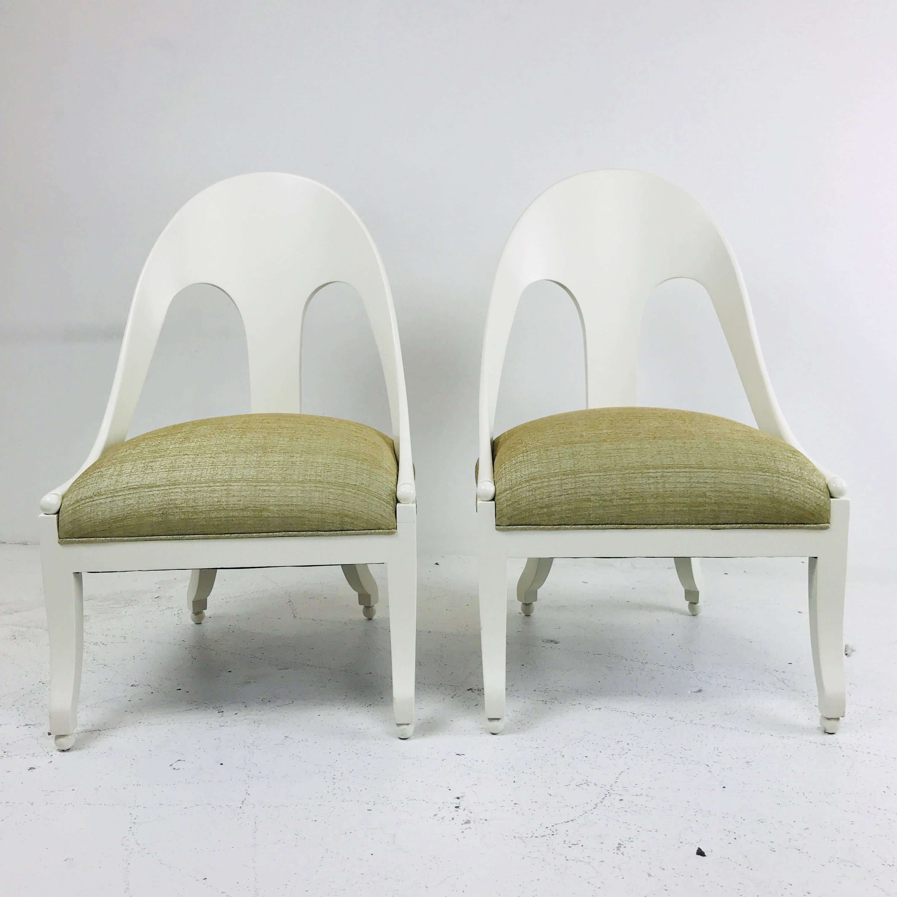 Pair of lacquered spoon back chairs by Baker. Recently  lacquered and upholstered.

Dimensions: 22