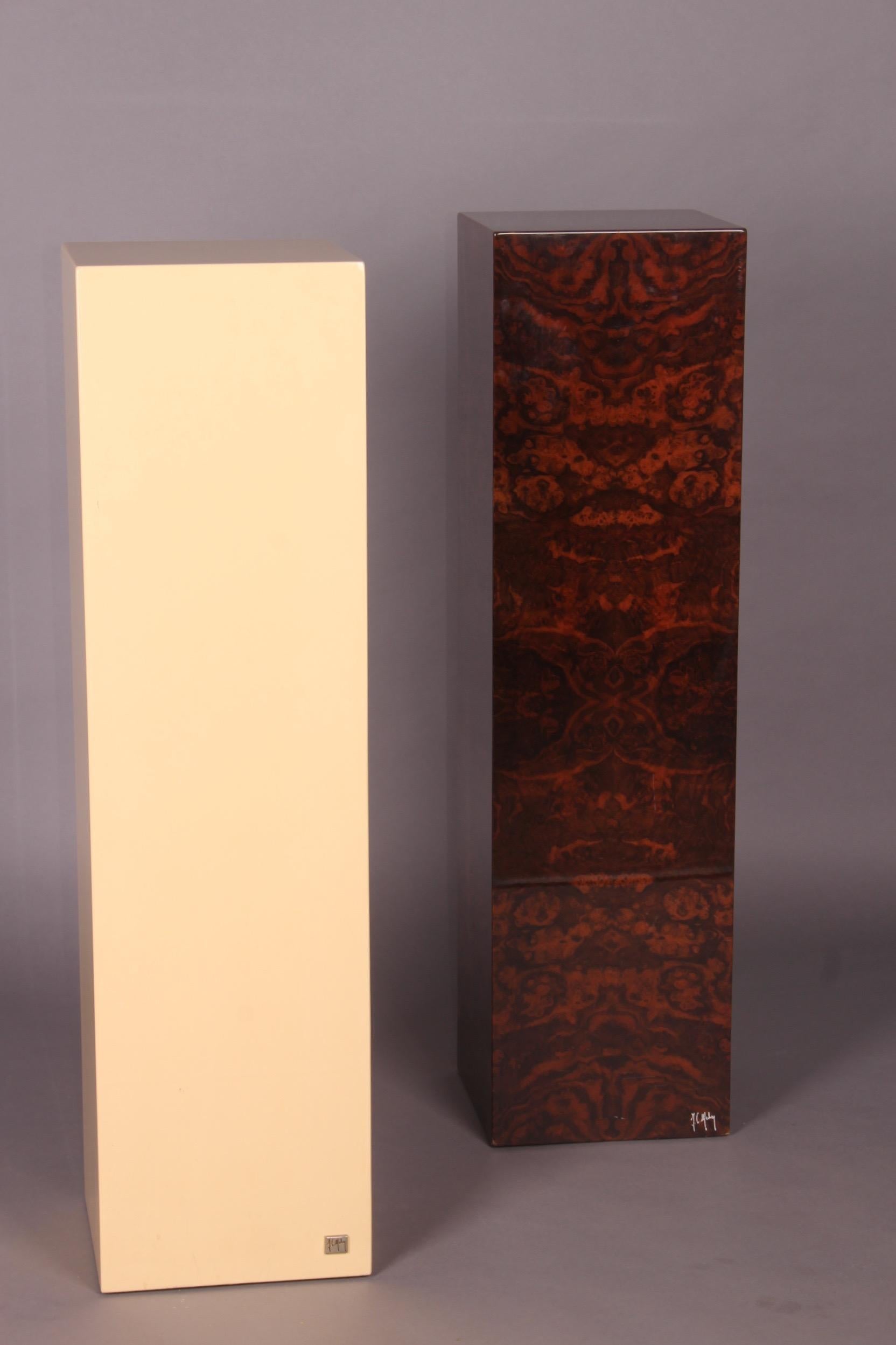 Pair of lacquered wooden base.