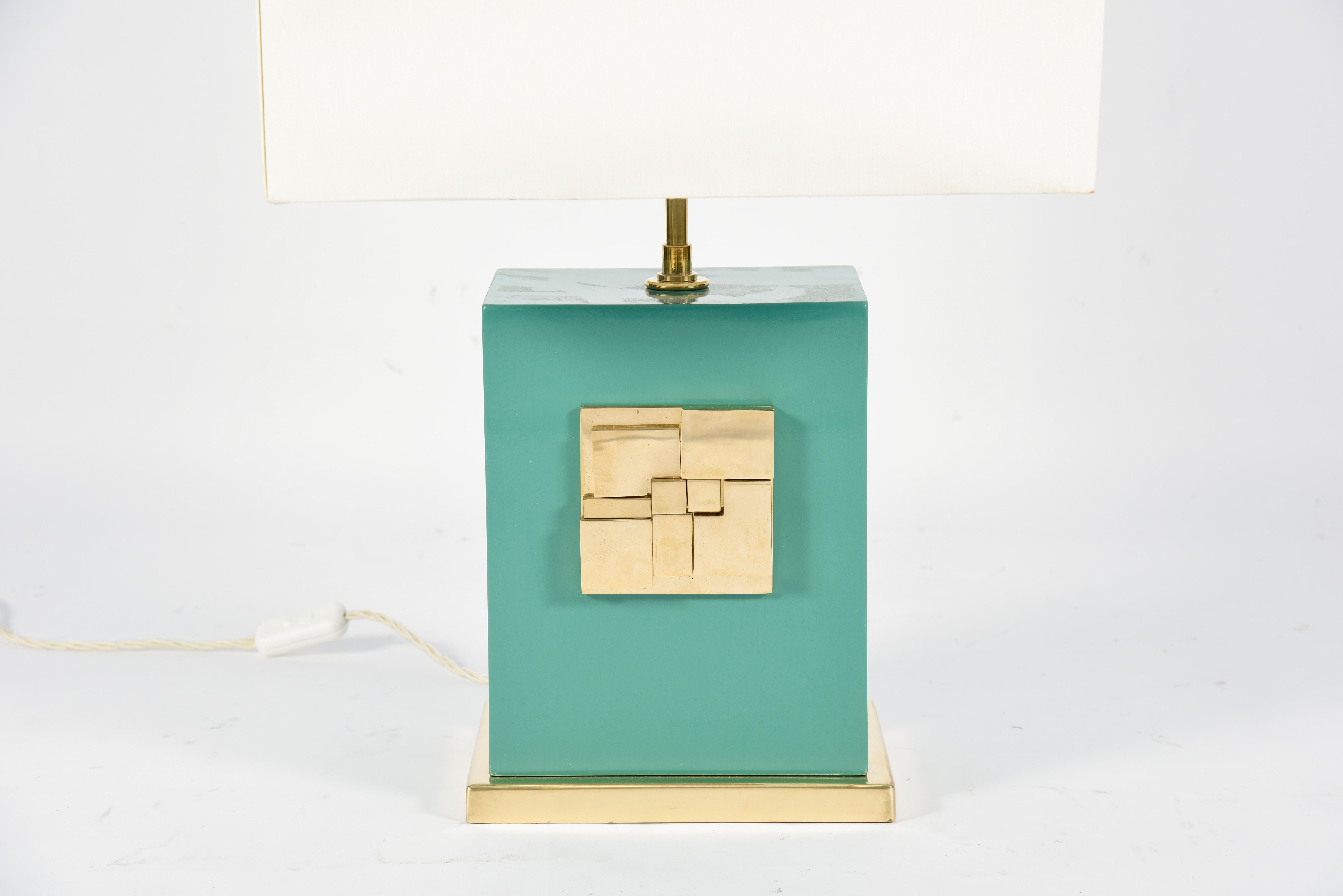 Lampe aus lackiertem Holz im Stil von Angelo Brotto, Paar (Italienisch) im Angebot