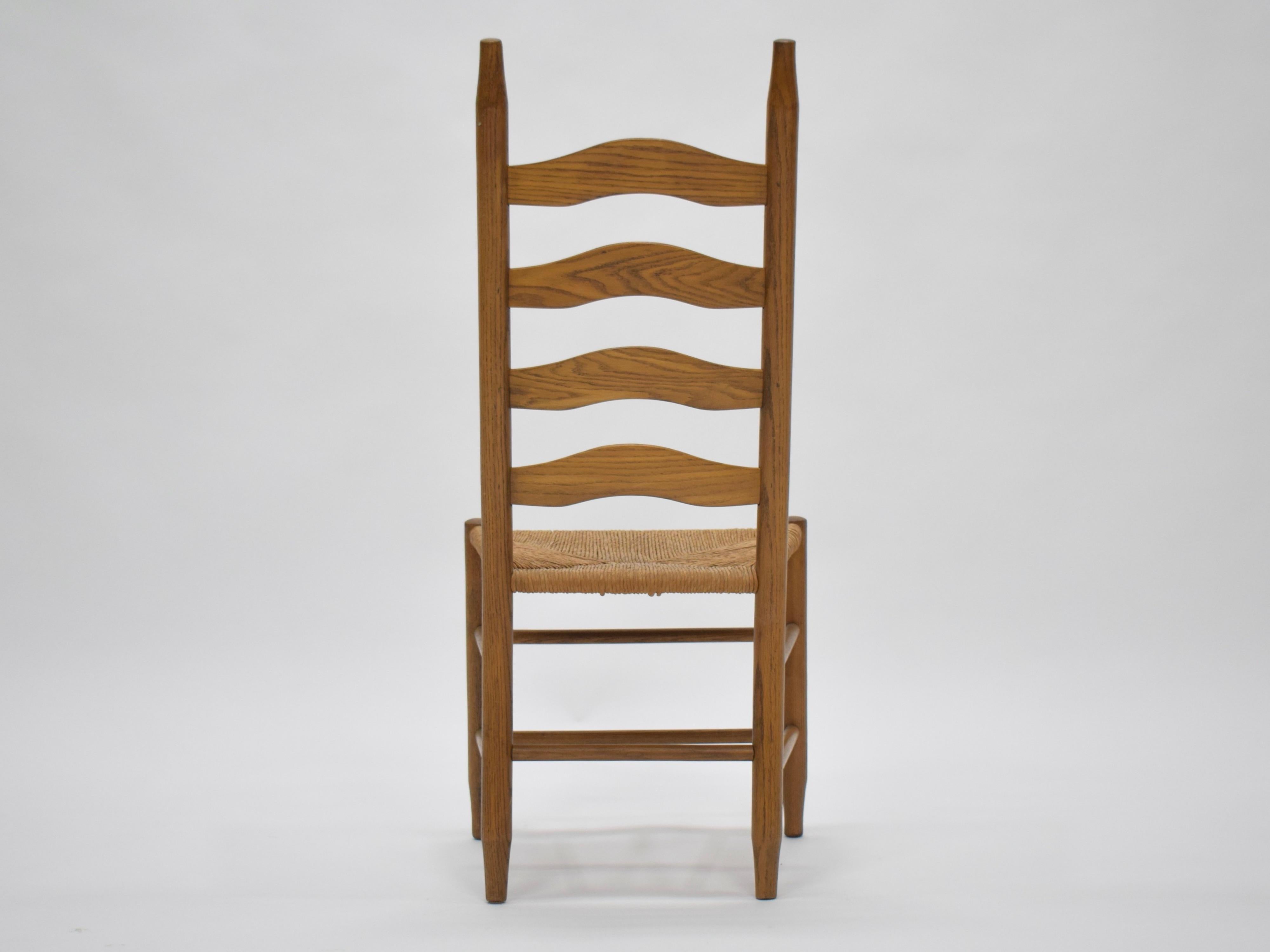 Paar Leiterrückenstühle im Stil von Charlotte Perriand (Französisch) im Angebot