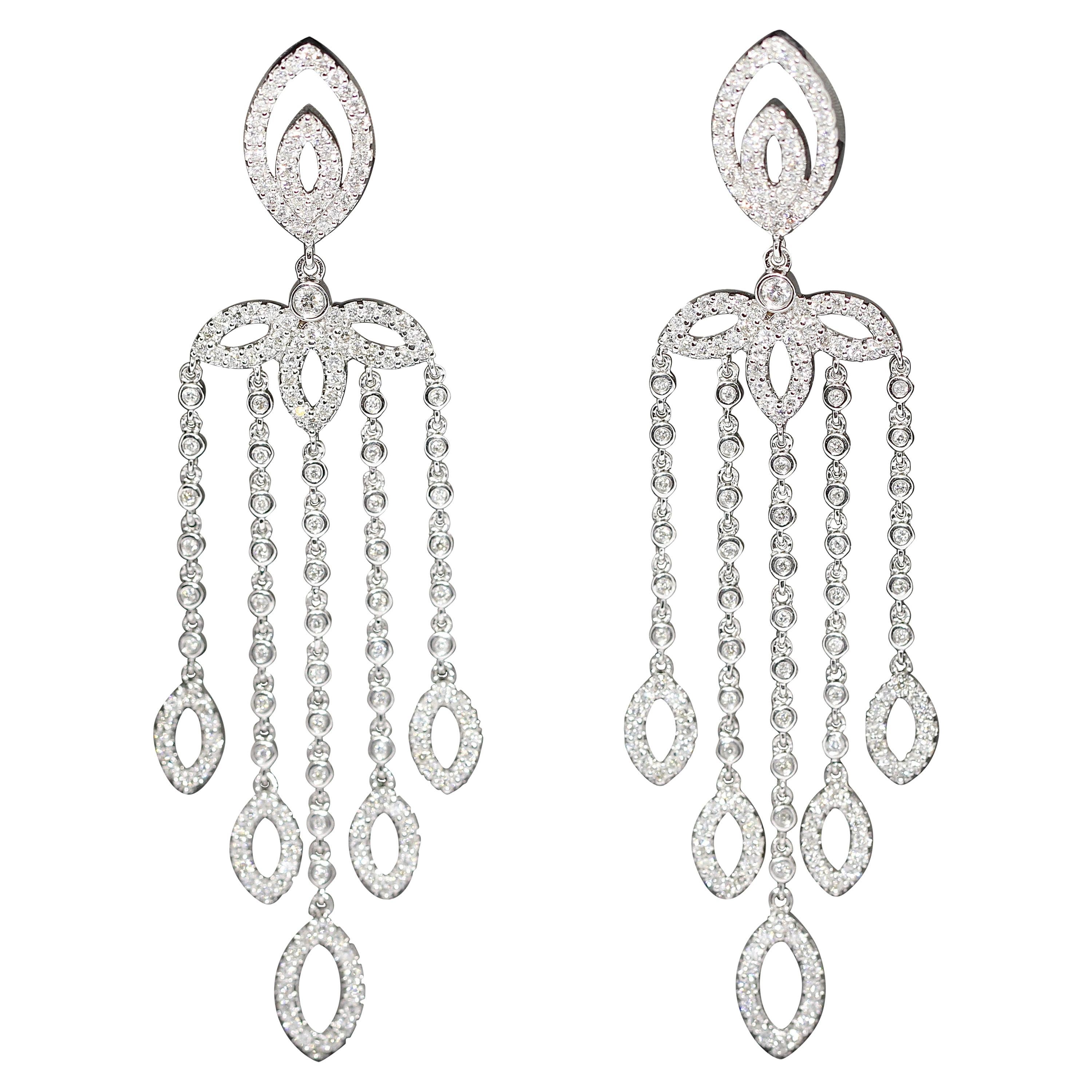 Pair of Ladies Diamonds Chandelier Earrings, 18 Karat White Gold