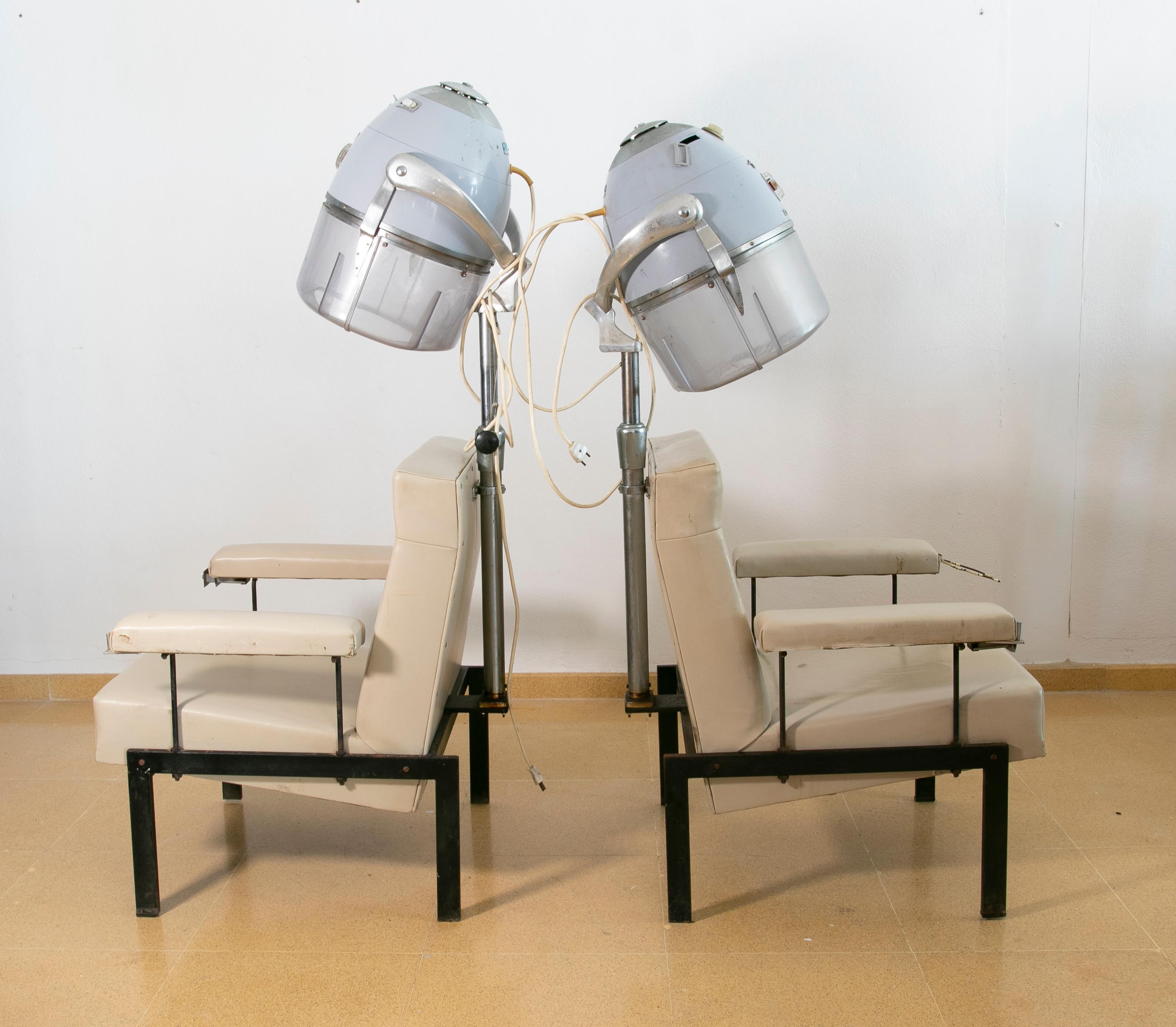 Pair of Ladies Hairdressing Chairs with Original Machine, Henry C. Brand For Sale 5