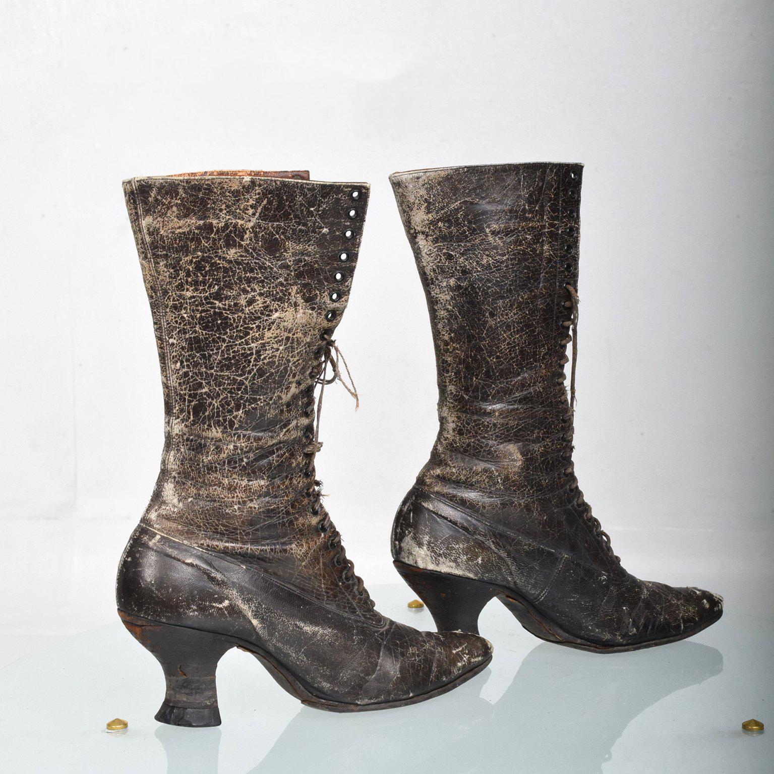 Late 19th Century Pair of Ladies Victorian High-Top Leather Boots