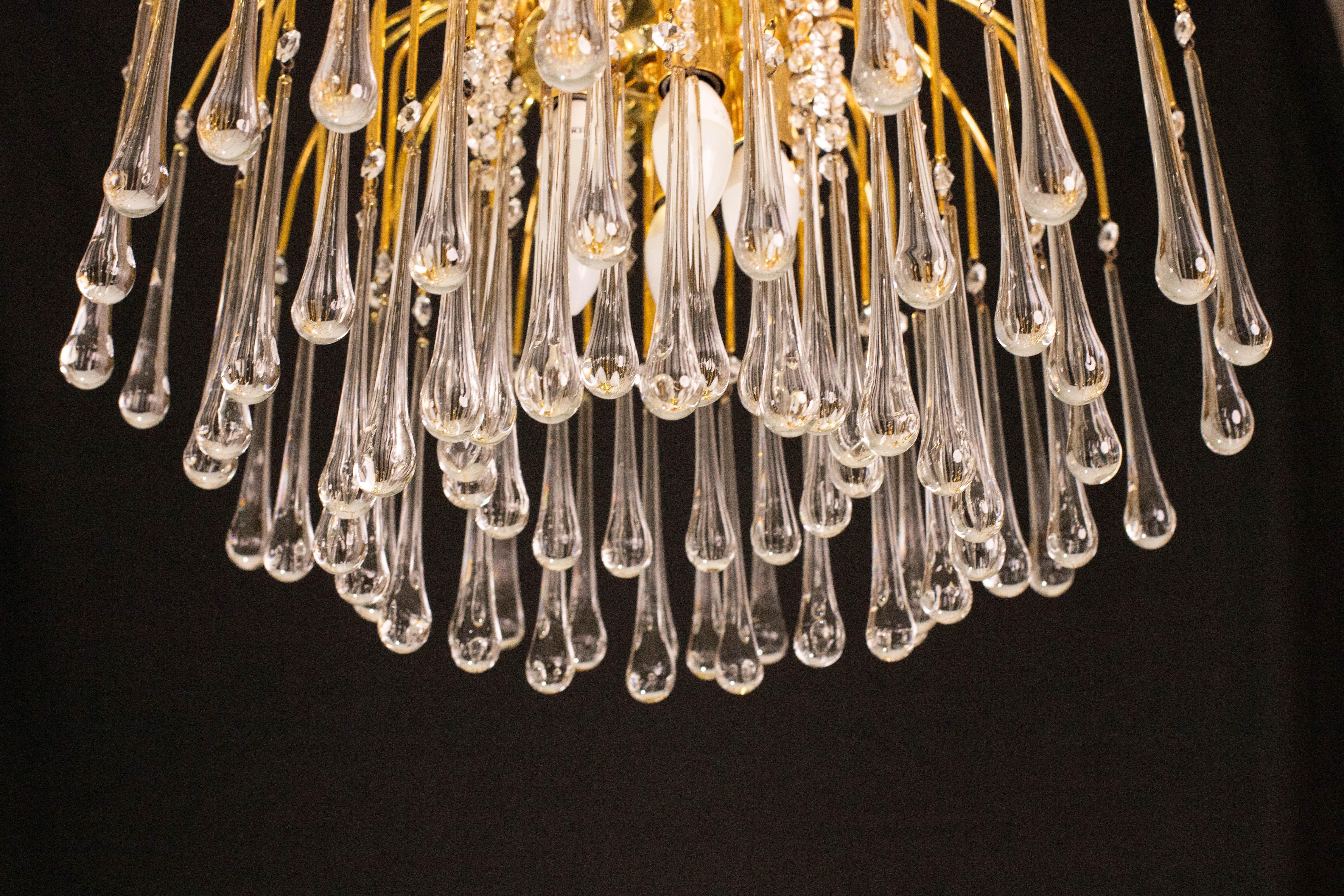 Pair of Lady White, Murano Chandelier White Drops, 1970s For Sale 2