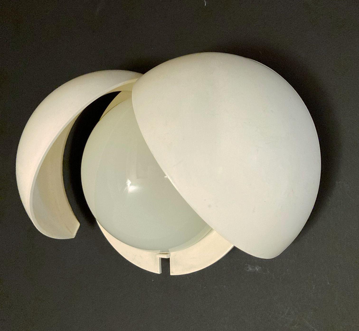Mid-Century Modern Pair of Ladybug Sconces by Fontana Arte, 2 Pairs Available For Sale