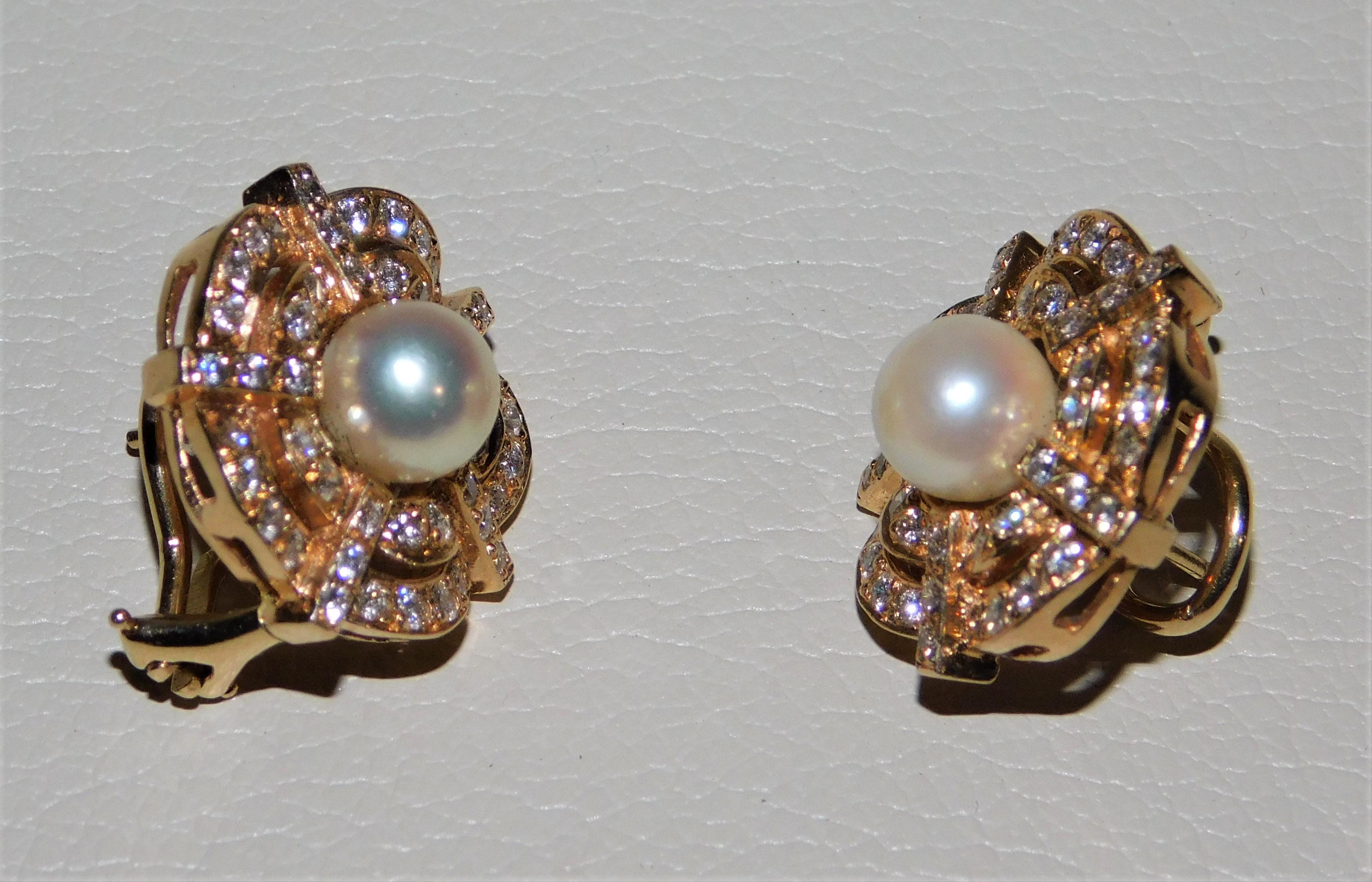Paar Damen-Ohrringe 14K Gelbgold Zuchtperlen 100 Diamanten mit Blumenmotiv im Angebot 2