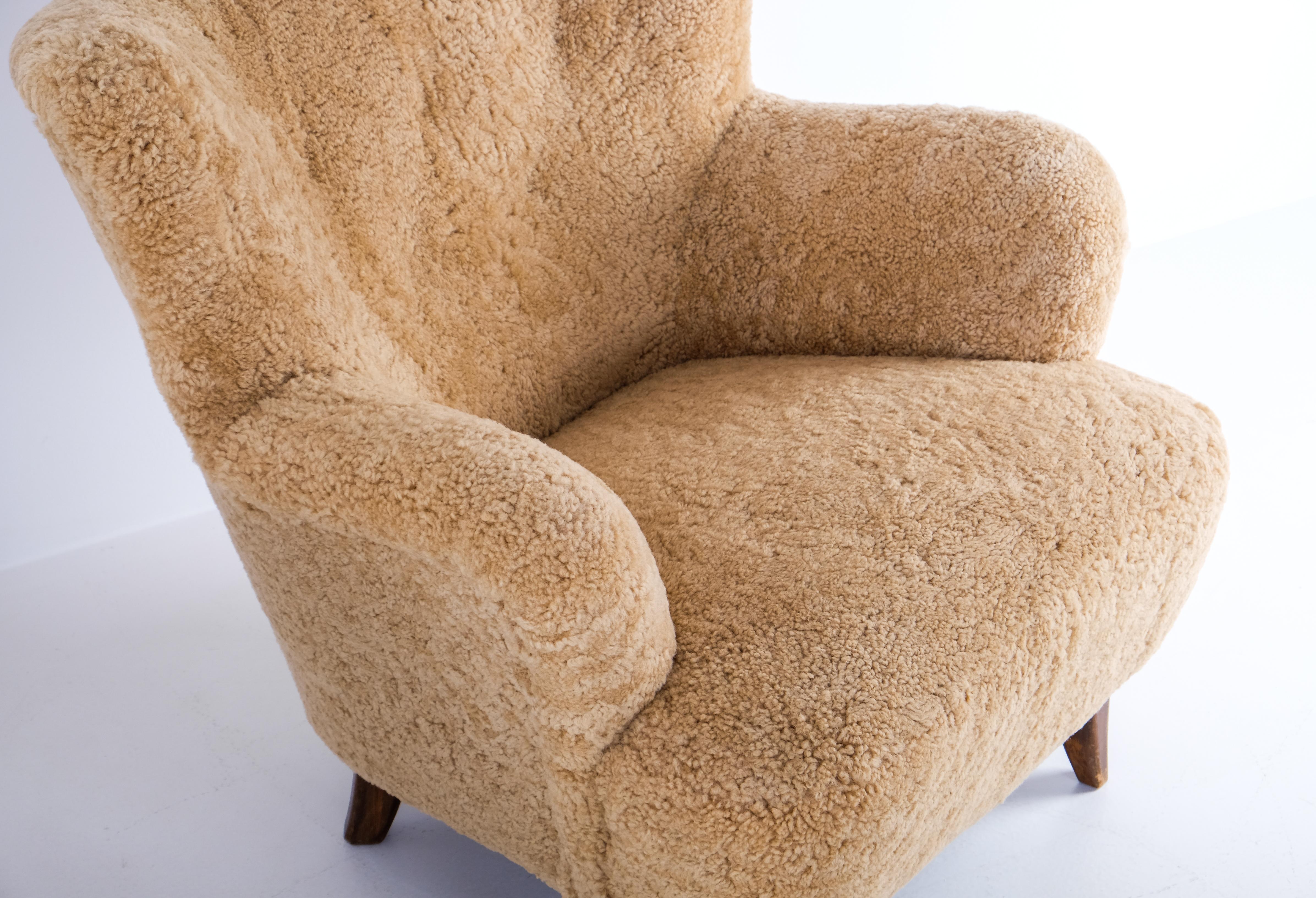 Pair of 'Laila' Armchair in sheepskin by Ilmari Lappalainen, Finland, 1950s For Sale 2