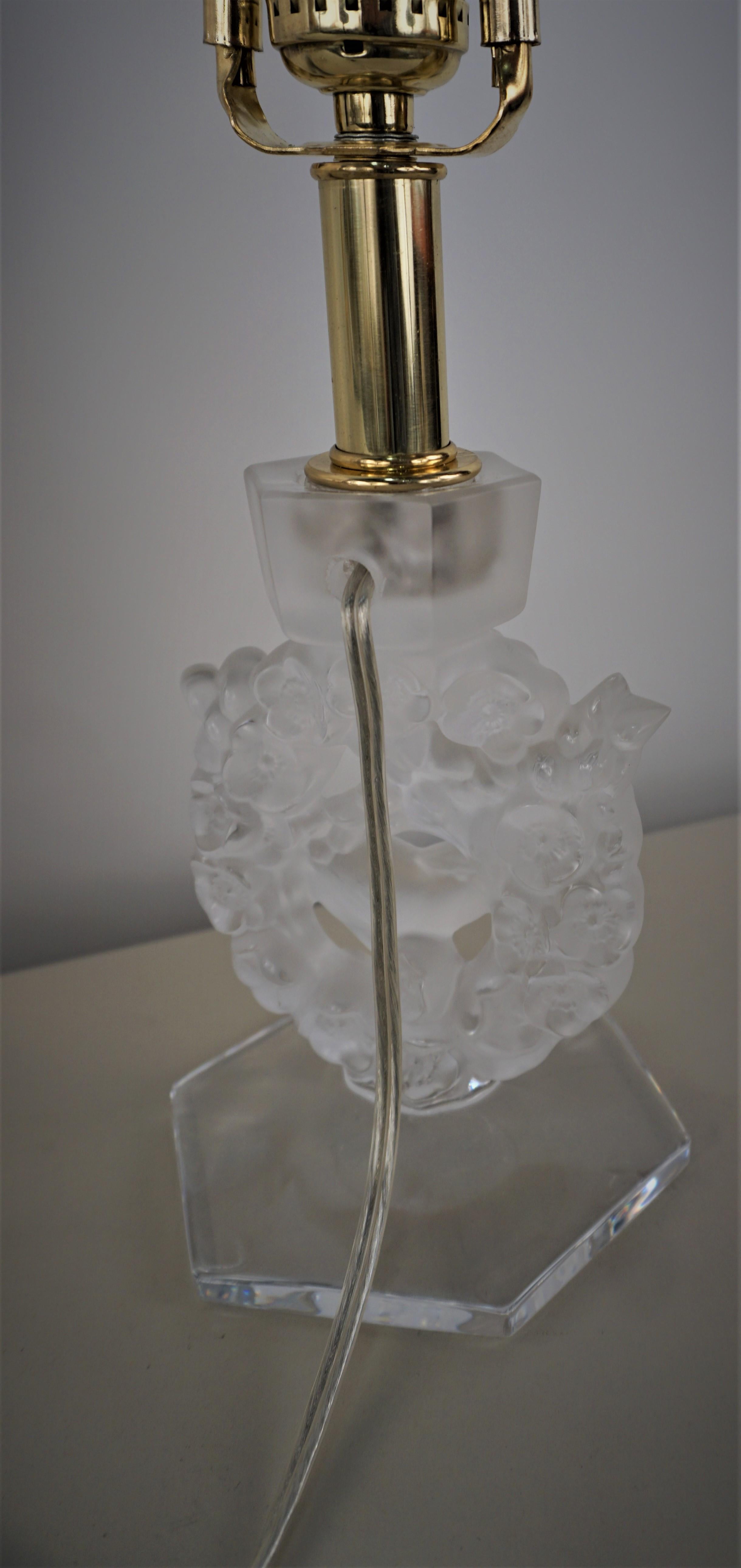 Pair of Lalique Clear and Frosted Crystal Candlestick Table Lamps For Sale 5