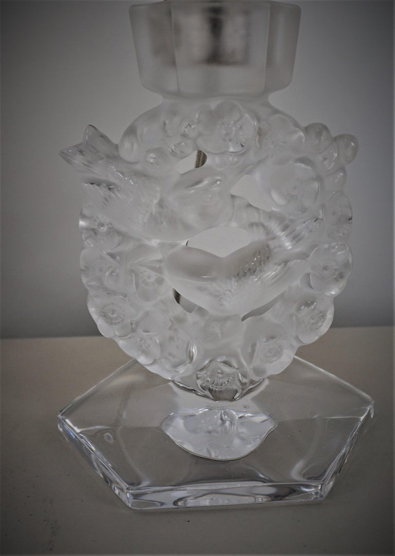 Bouteille en verre avec figurine de requin | Verrerie | Cristina Oria