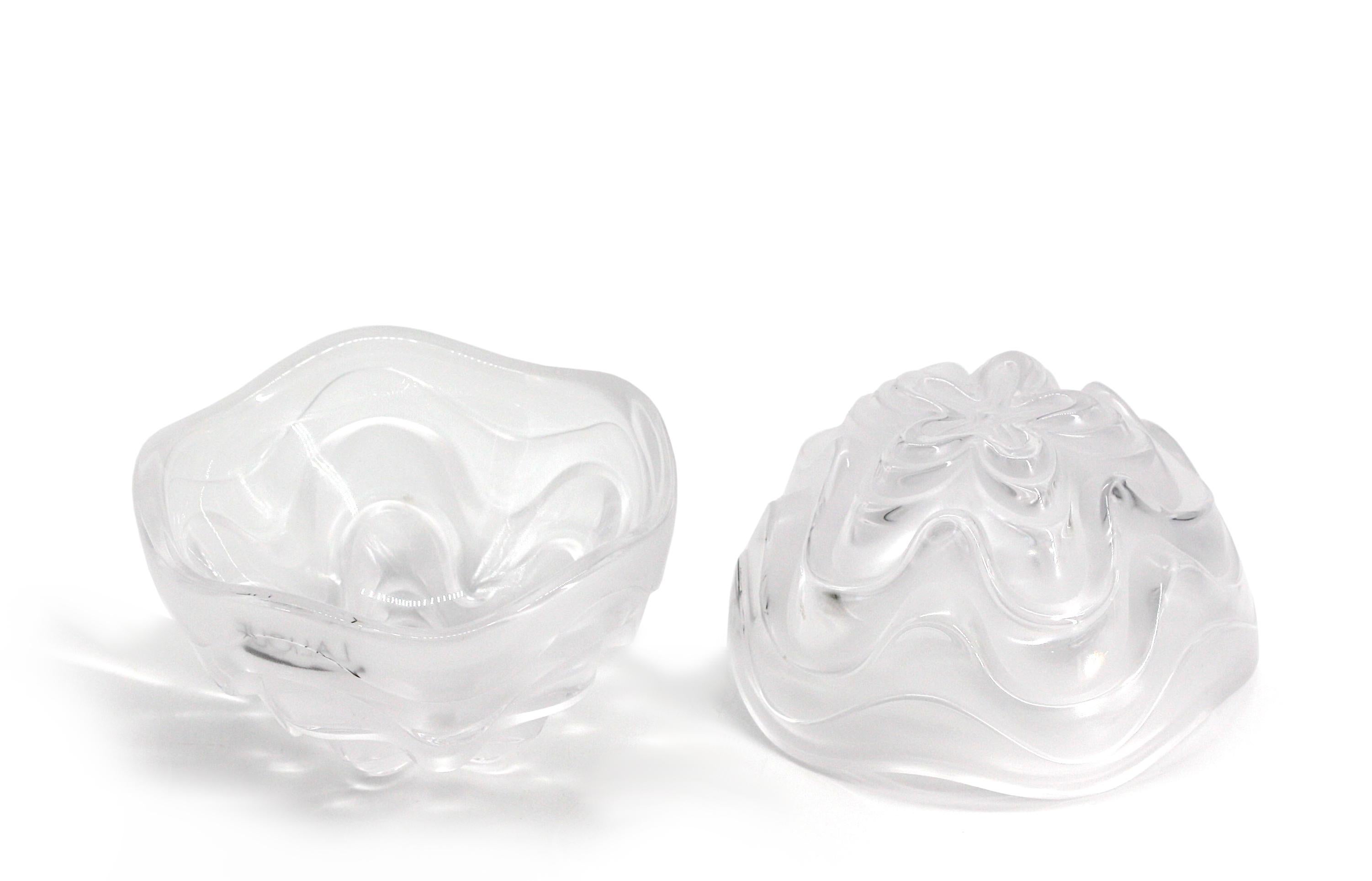 Paar Lalique farbloses Glas kleine Schalen (20. Jahrhundert) im Angebot