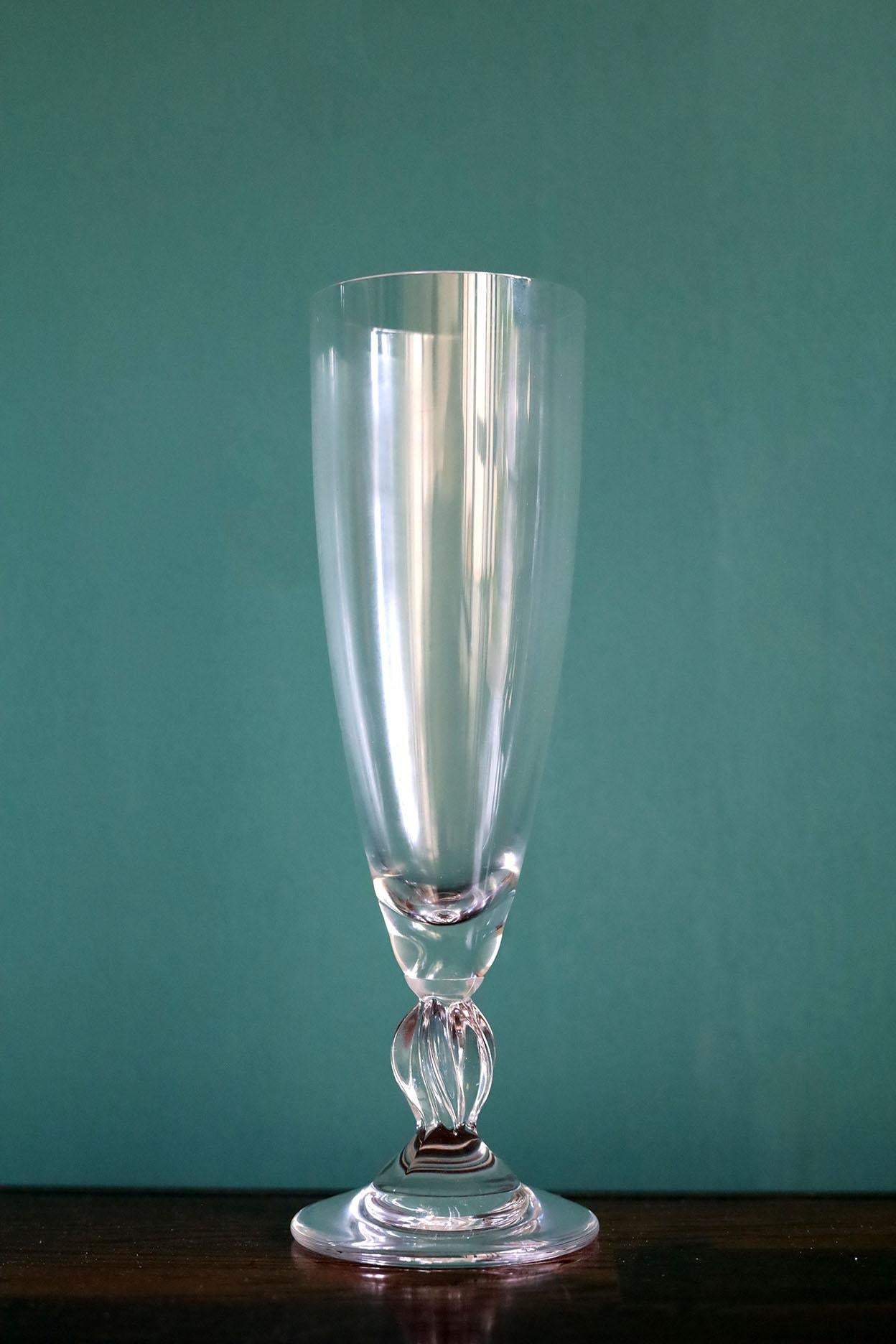Pareja de copas de champán Lalique Frejus Hecho a mano en venta