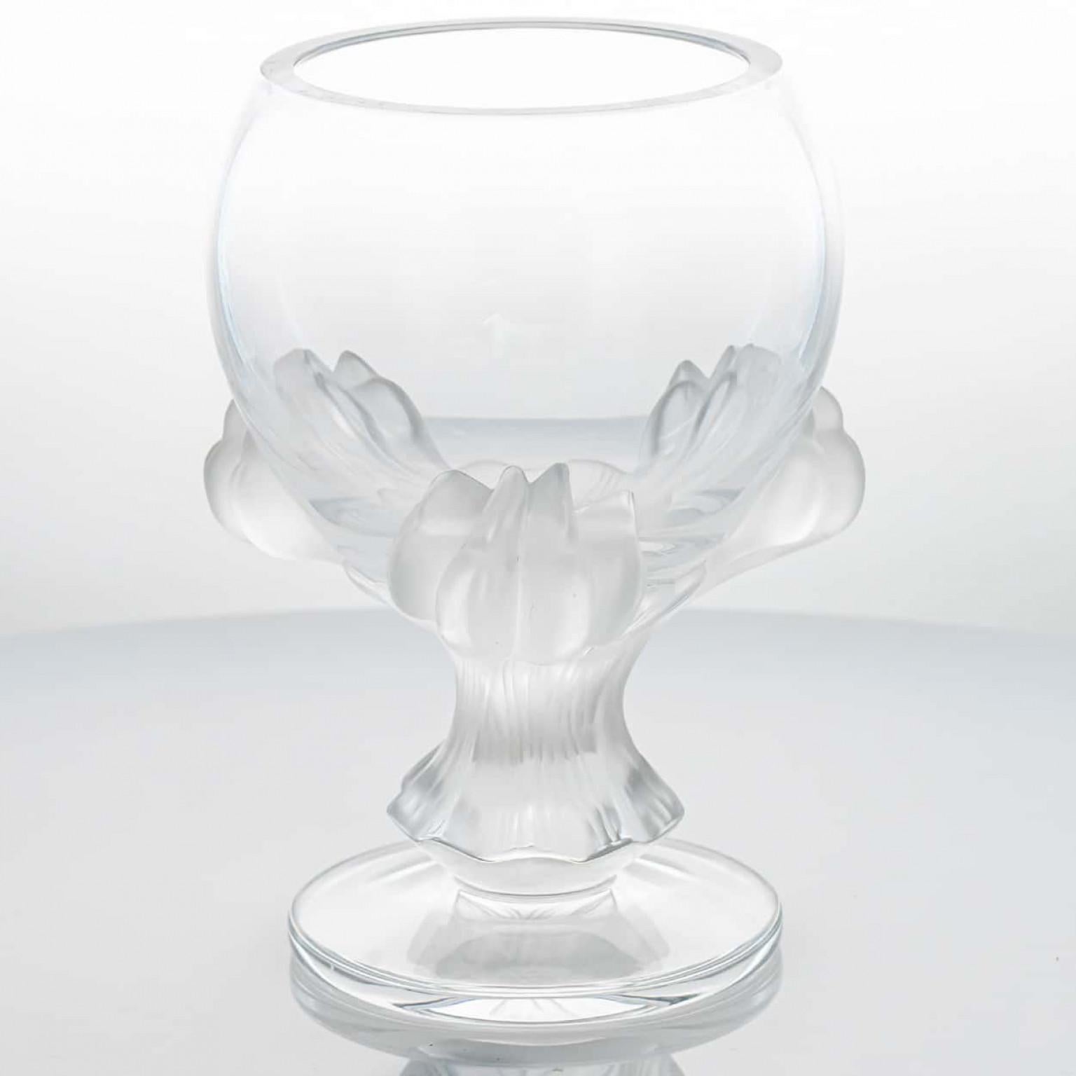 Pair of Lalique Nature Bowl Vases Crystal, France (Ende des 20. Jahrhunderts) im Angebot