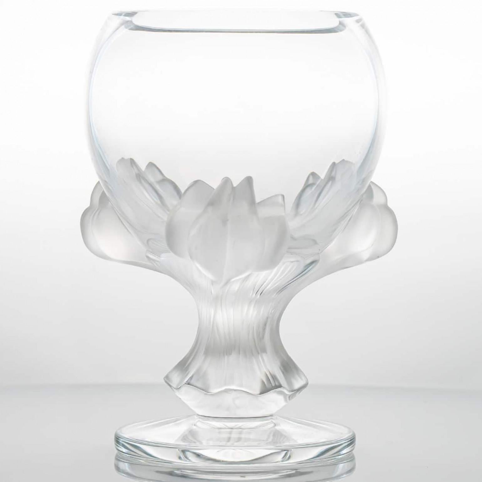 Pair of Lalique Nature Bowl Vases Crystal, France (Kristall) im Angebot