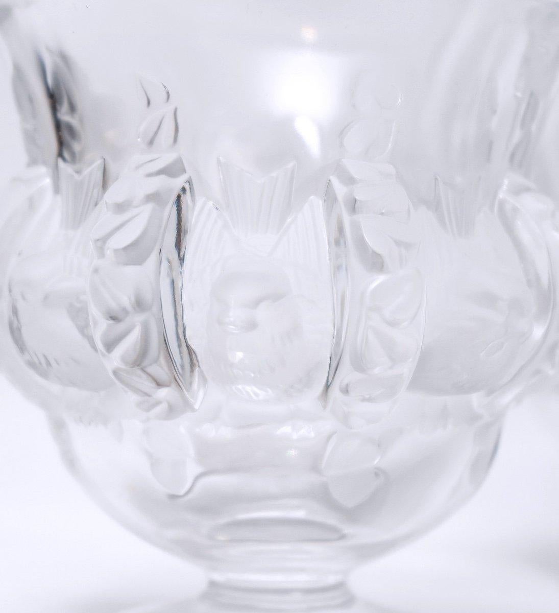 Art déco Paire de vases Lalique - Dampierre  - Cristal moulé satiné - Période : 20ème siècle en vente