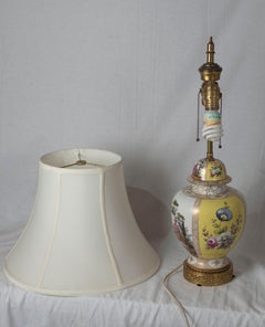 Paar beleuchtete japanische Arita-Balustervasen mit Ormolu-Fassungen, um 1910