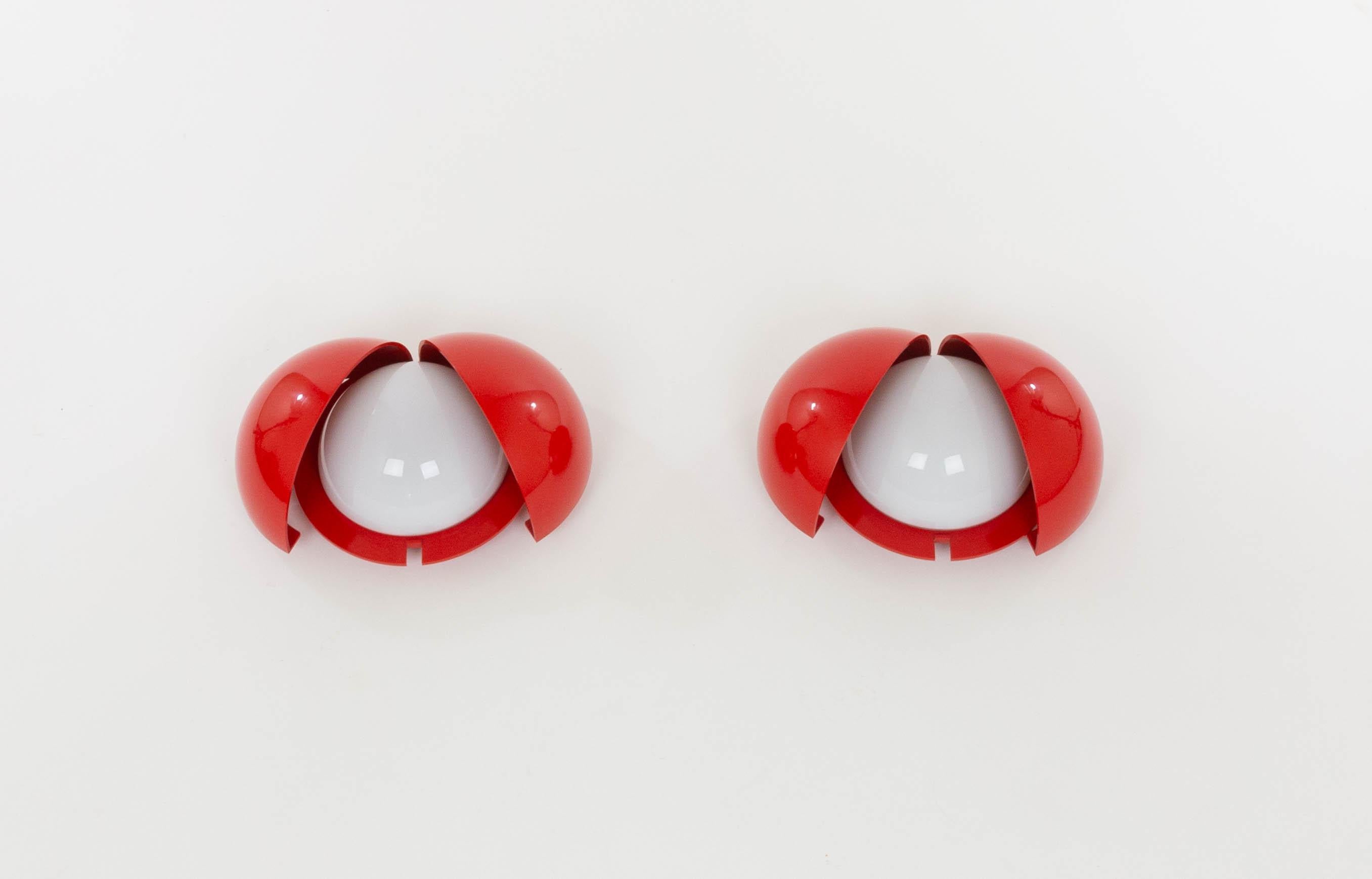 Late 20th Century Pair of Lampira wall lamps by G.P.A. Monti for Fontana Arte, 1970s