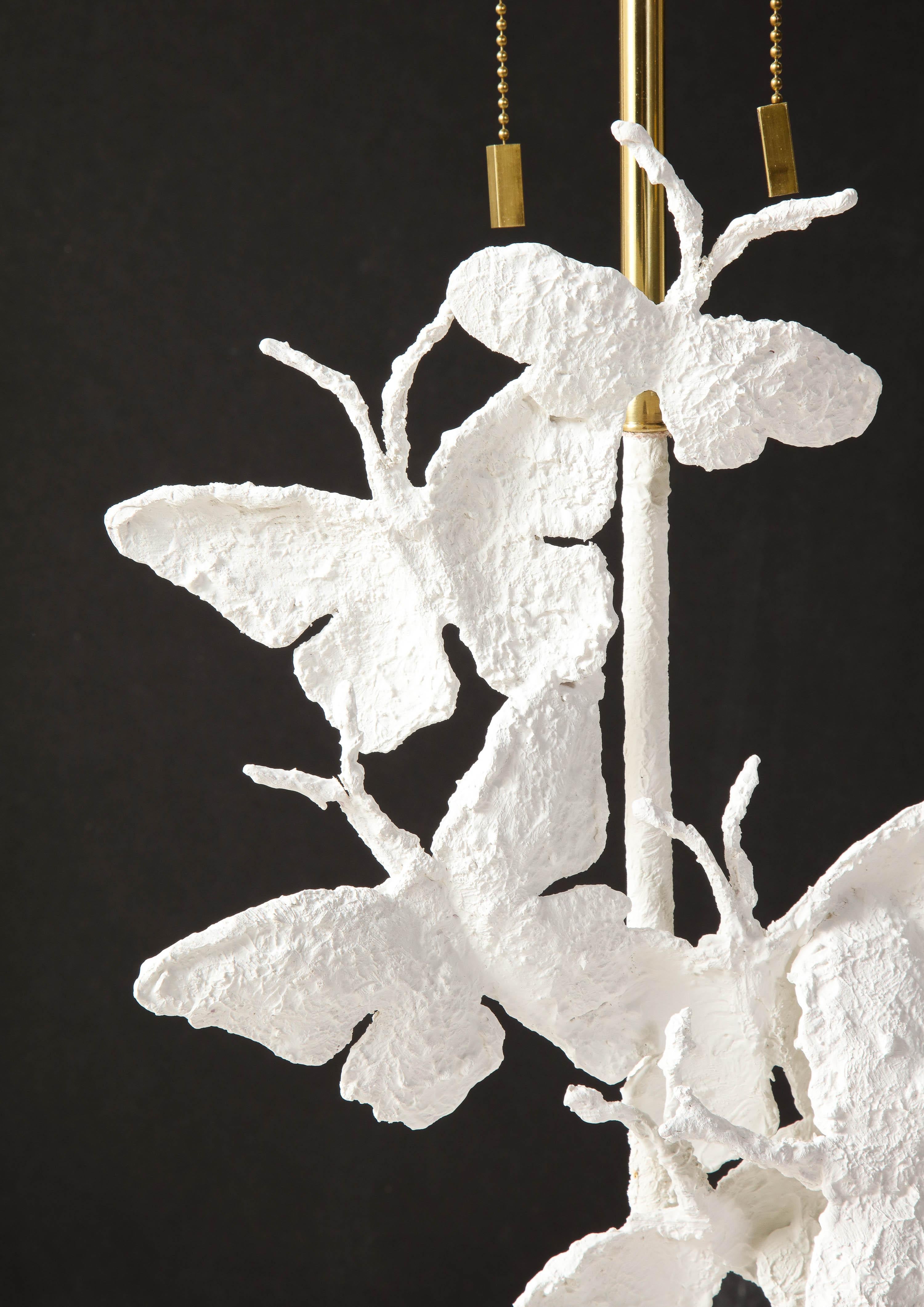 Lampes de table, lampes papillon, base en plâtre blanc et feuille d'or, contemporaines en vente 7