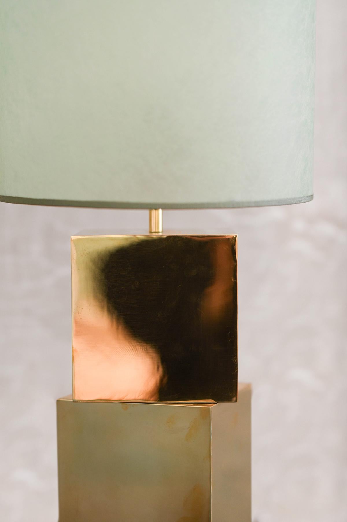 Pair of lamps designed by Umberto Mantineo with brass modules  For Sale 4