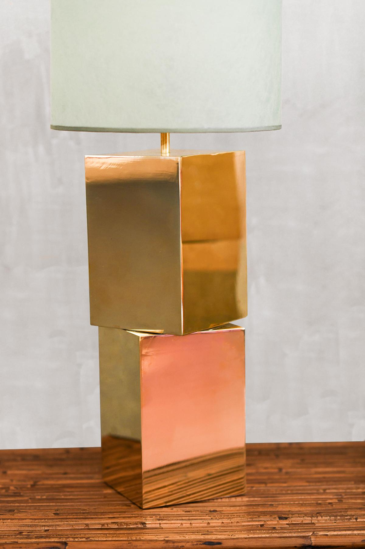 Brass Pair of lamps designed by Umberto Mantineo with brass modules  For Sale