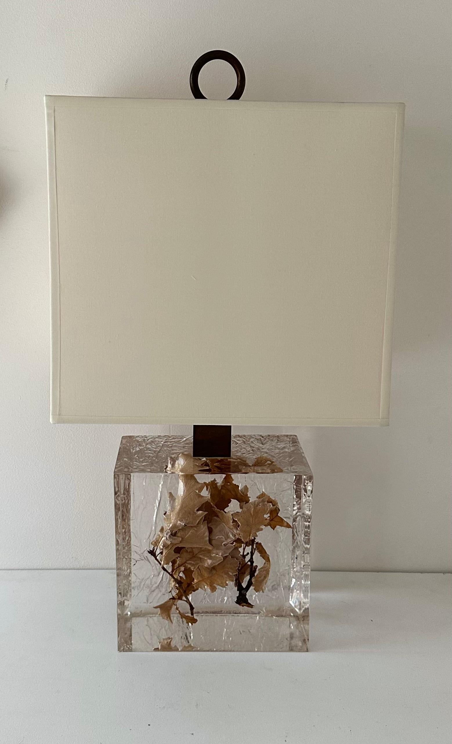 Pair of Lamps  Fractal Resin Inclusion Leaves and Brass, France, 1970s For Sale 7