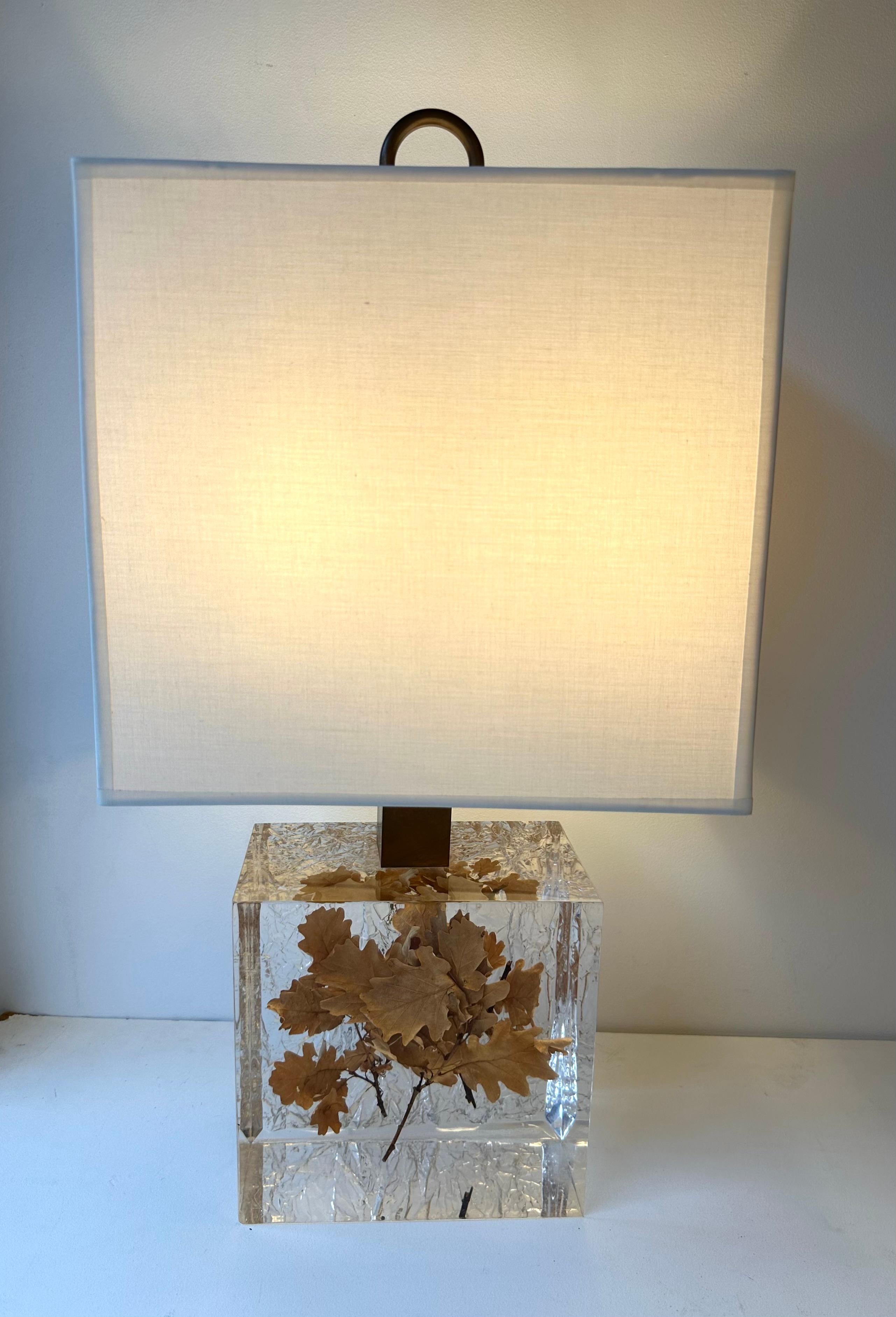 Pair of Lamps  Fractal Resin Inclusion Leaves and Brass, France, 1970s For Sale 2