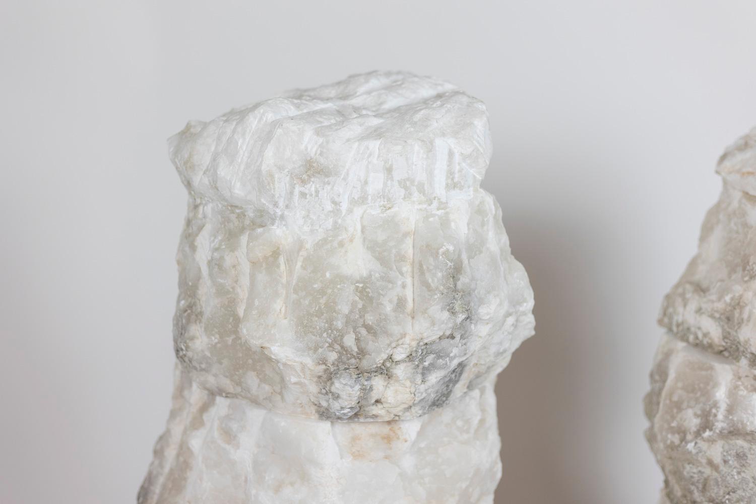 Lampenpaar aus Alabaster, zeitgenössisches Werk im Zustand „Hervorragend“ im Angebot in Saint-Ouen, FR