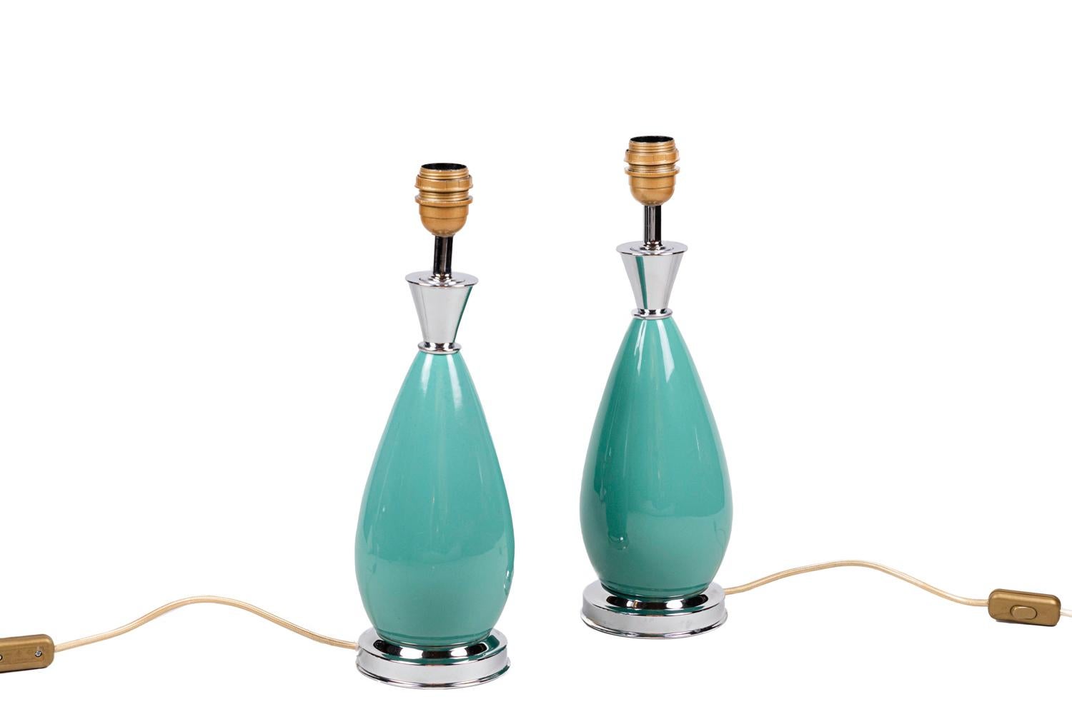 Pair of baluster shape lamps in blue porcelain topped by silvered brass cones and standing on molded circular silvered brass bases.

Work realized in the 1970s.

New and functional electrical system.

! The price doesn’t include the lampshade price.