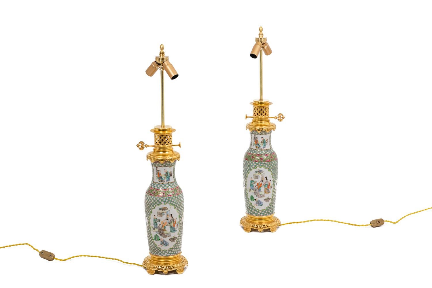 Pair of Lamps in Canton Porcelain and Gilt Bronze, 19th Century For Sale 1