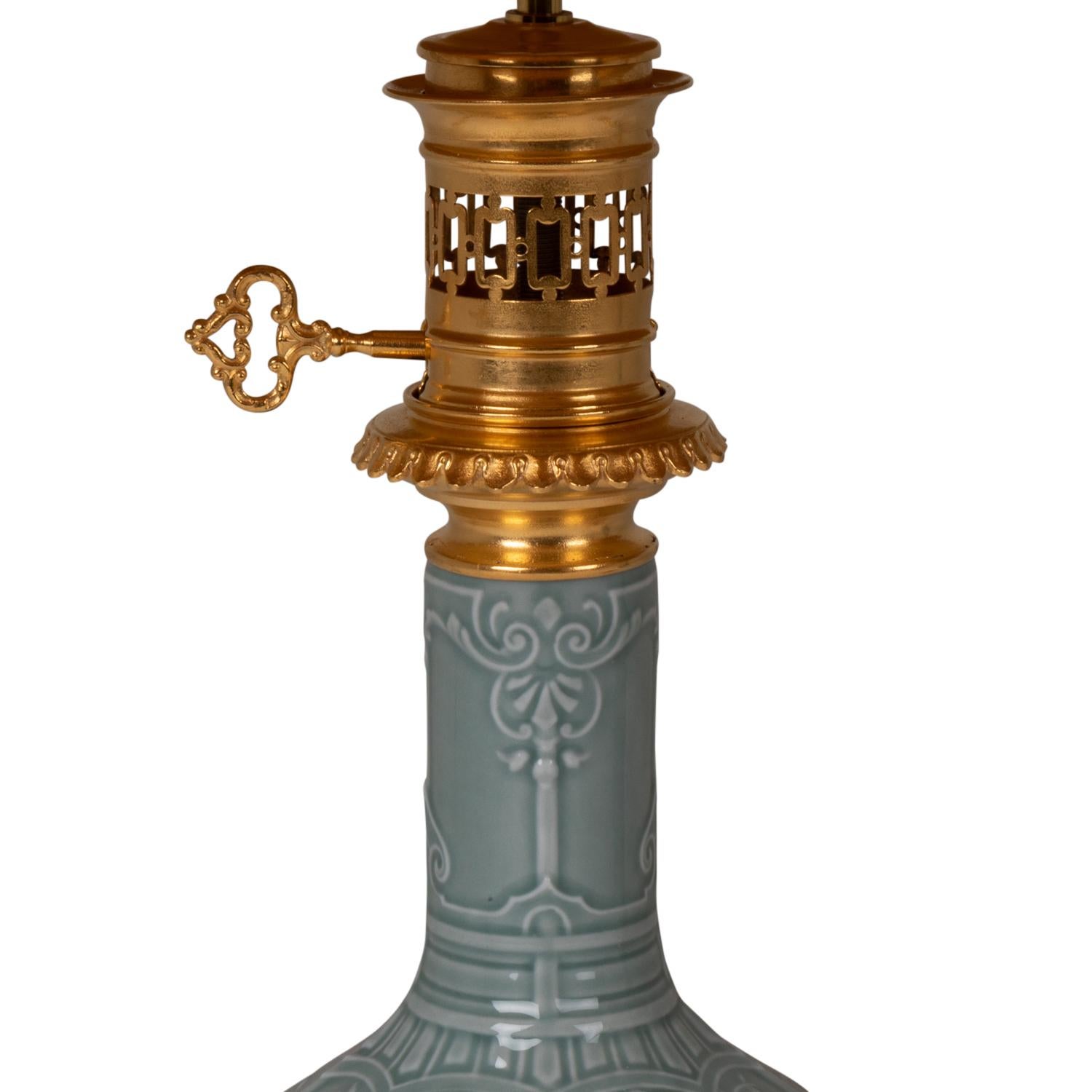 Lampenpaar aus Celadon-Porzellan und Bronze, um 1880 (Französisch) im Angebot