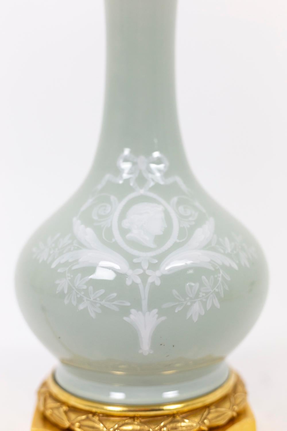 Pareja de lámparas de porcelana celadón, hacia 1880 en Bastante bueno estado para la venta en Saint-Ouen, FR