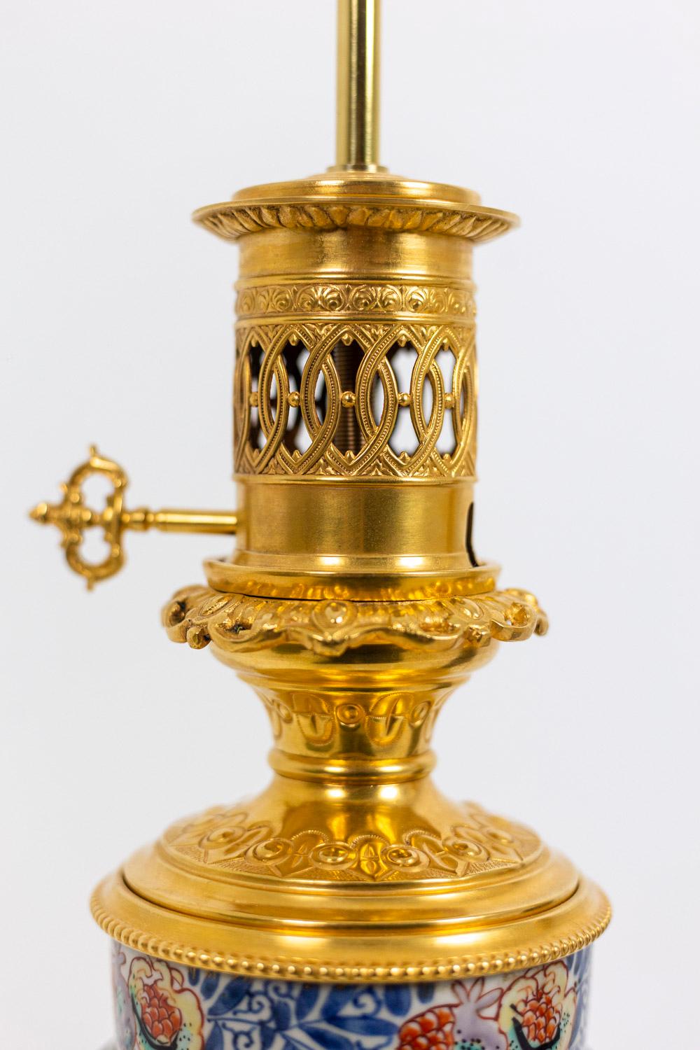 Paar Lampen aus Imari-Porzellan und vergoldeter Bronze, um 1880. im Angebot 7