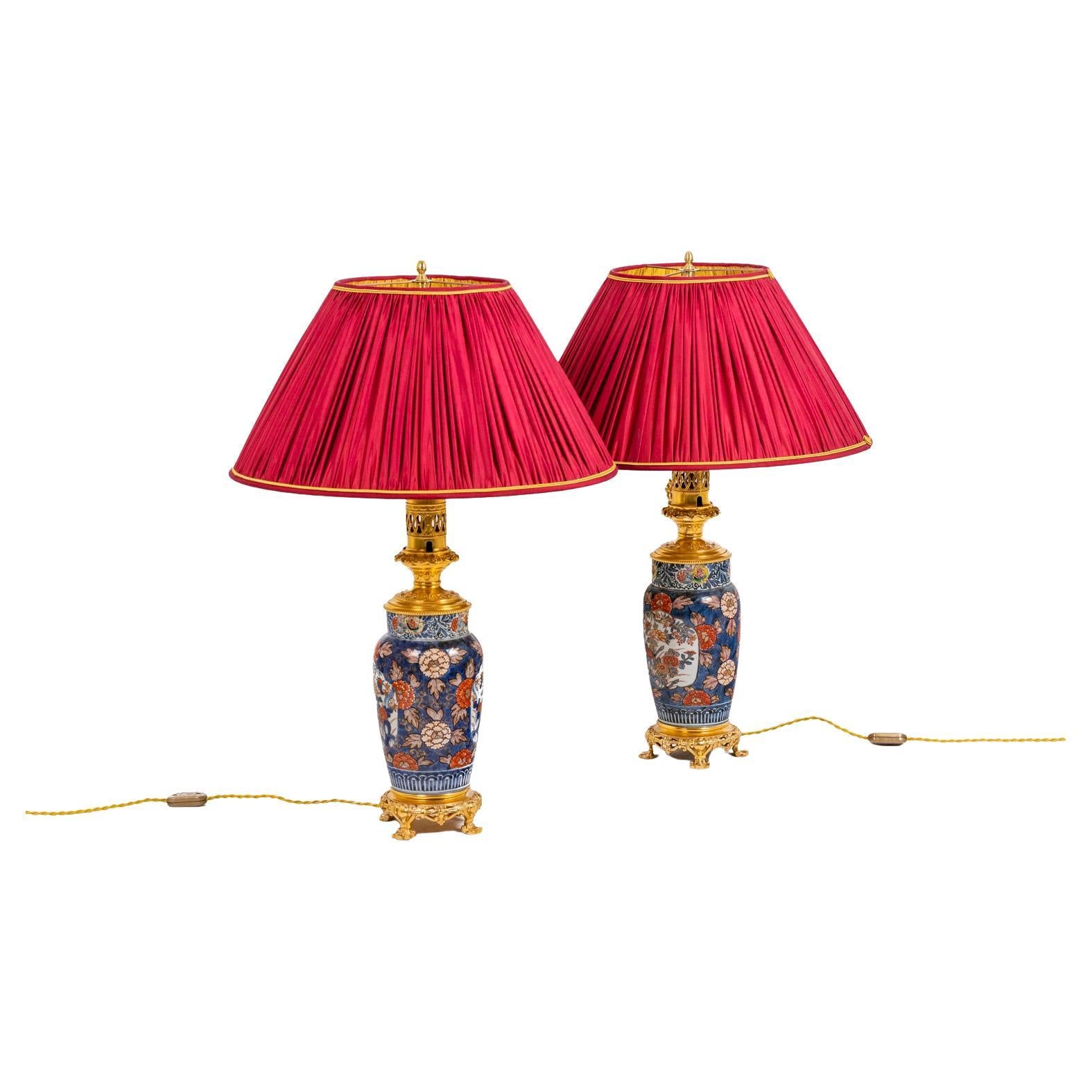 Paar Lampen aus Imari-Porzellan und vergoldeter Bronze, um 1880. im Angebot