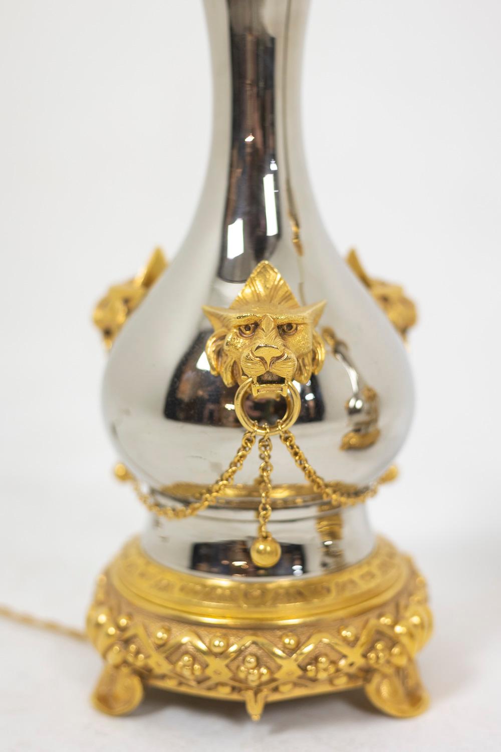 XIX secolo Coppia di lampade in metallo e bronzo dorato, 1880 circa in vendita