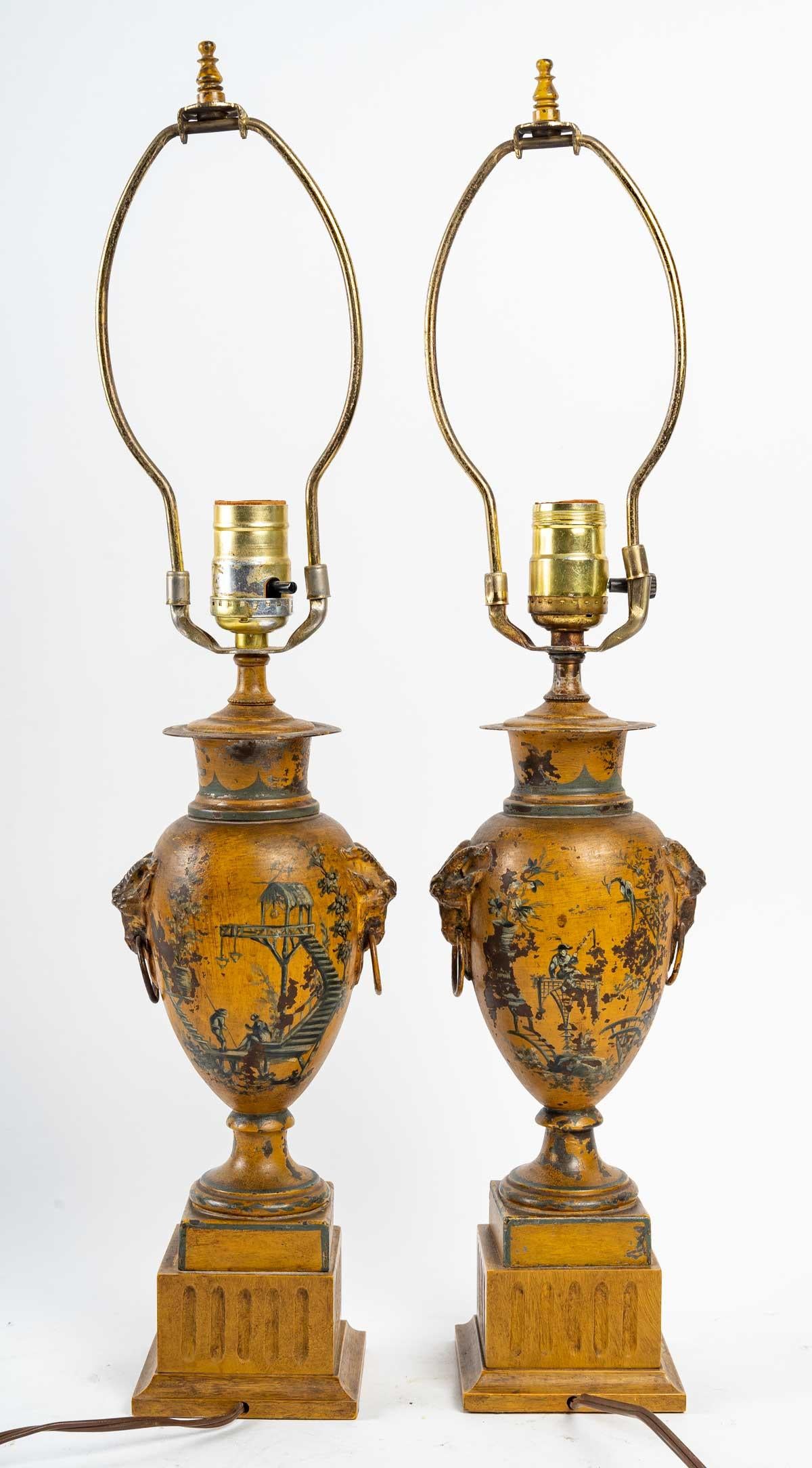 Paire de lampes en tôle peinte, 19e siècle en vente 5