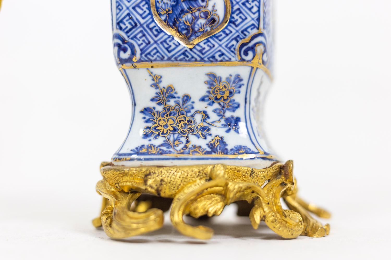 Pair of Lamps in Porcelain Blue White and Gilt Bronze, circa 1880 7