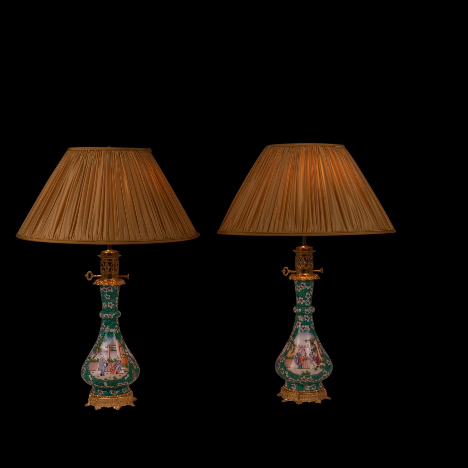 Pair of Lamps in Porcelain of Canton and Bronze, circa 1880 For Sale 4