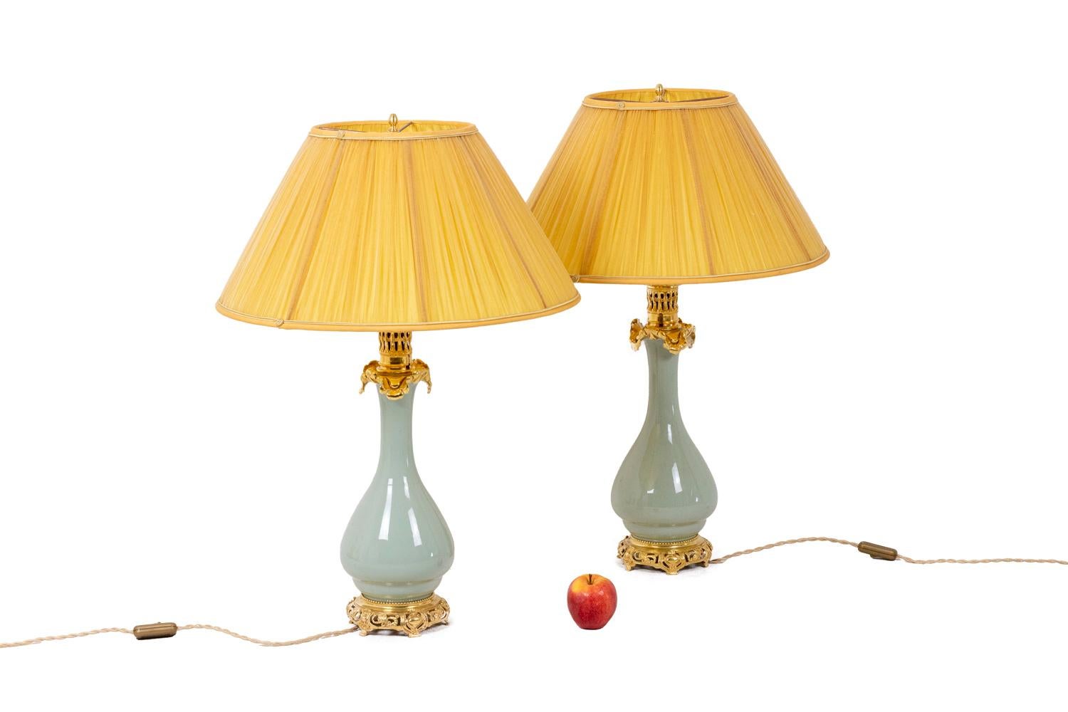 Pair of Lamps in Porcelain of Céladon and Bronze, circa 1880 For Sale 3