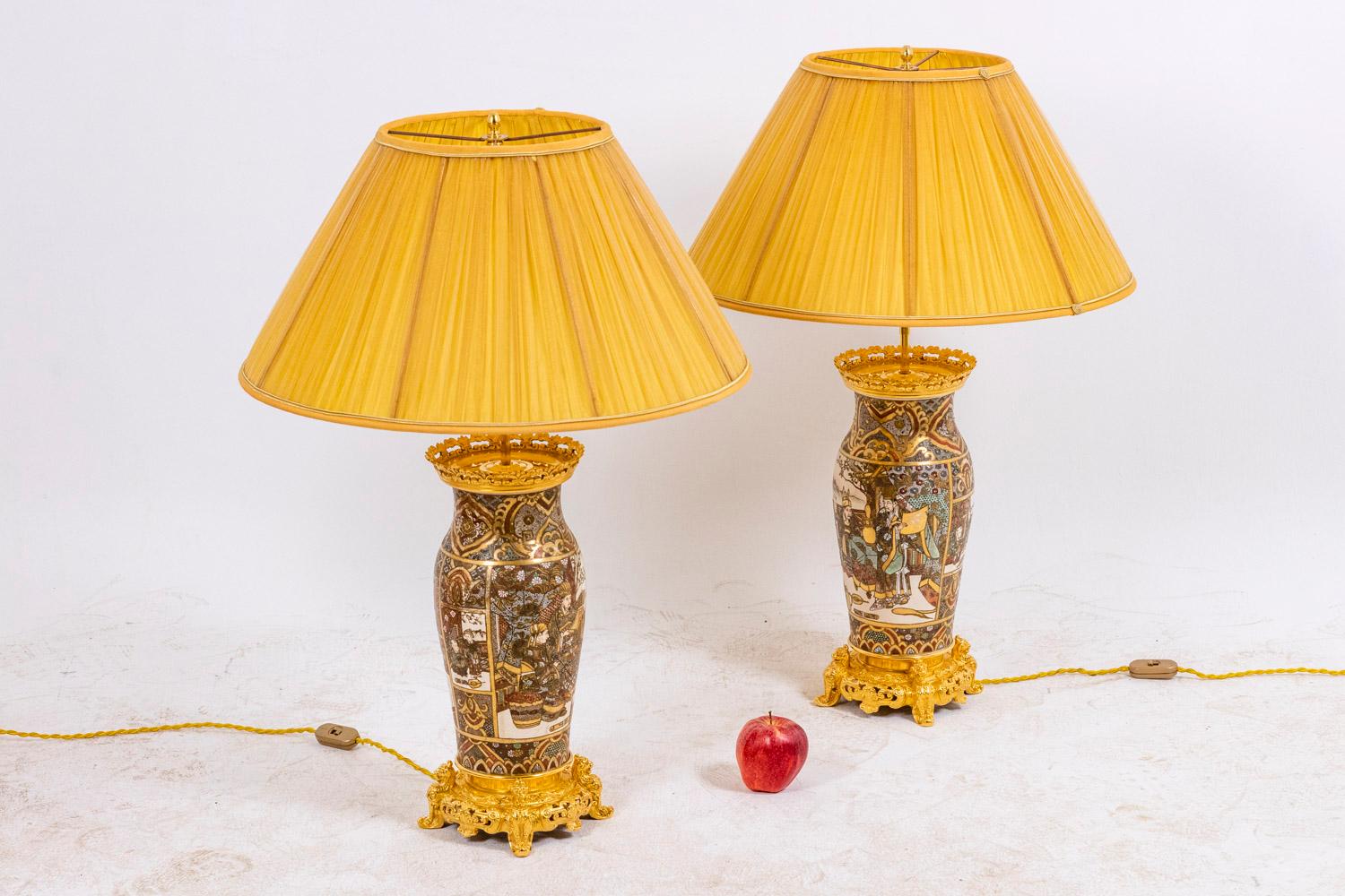Paire de lampes en faïence de Satsuma et bronze doré, datant d'environ 1880 en vente 5