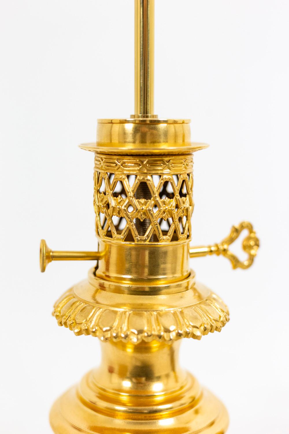 Paire de lampes en faïence de Satsuma et bronze doré, datant d'environ 1880 en vente 2