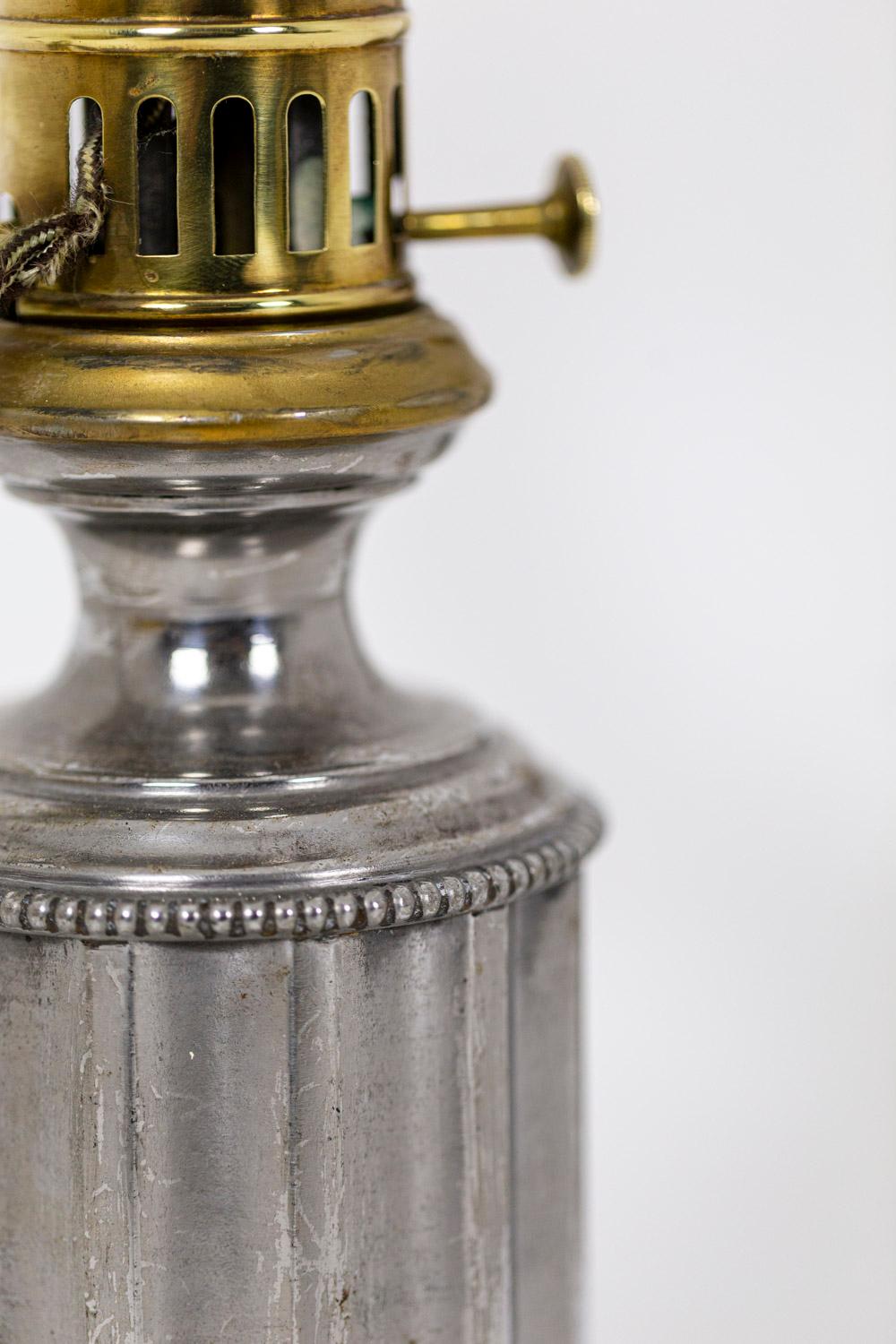 Paire de lampes en étain, datant d'environ 1880 État moyen - En vente à Saint-Ouen, FR