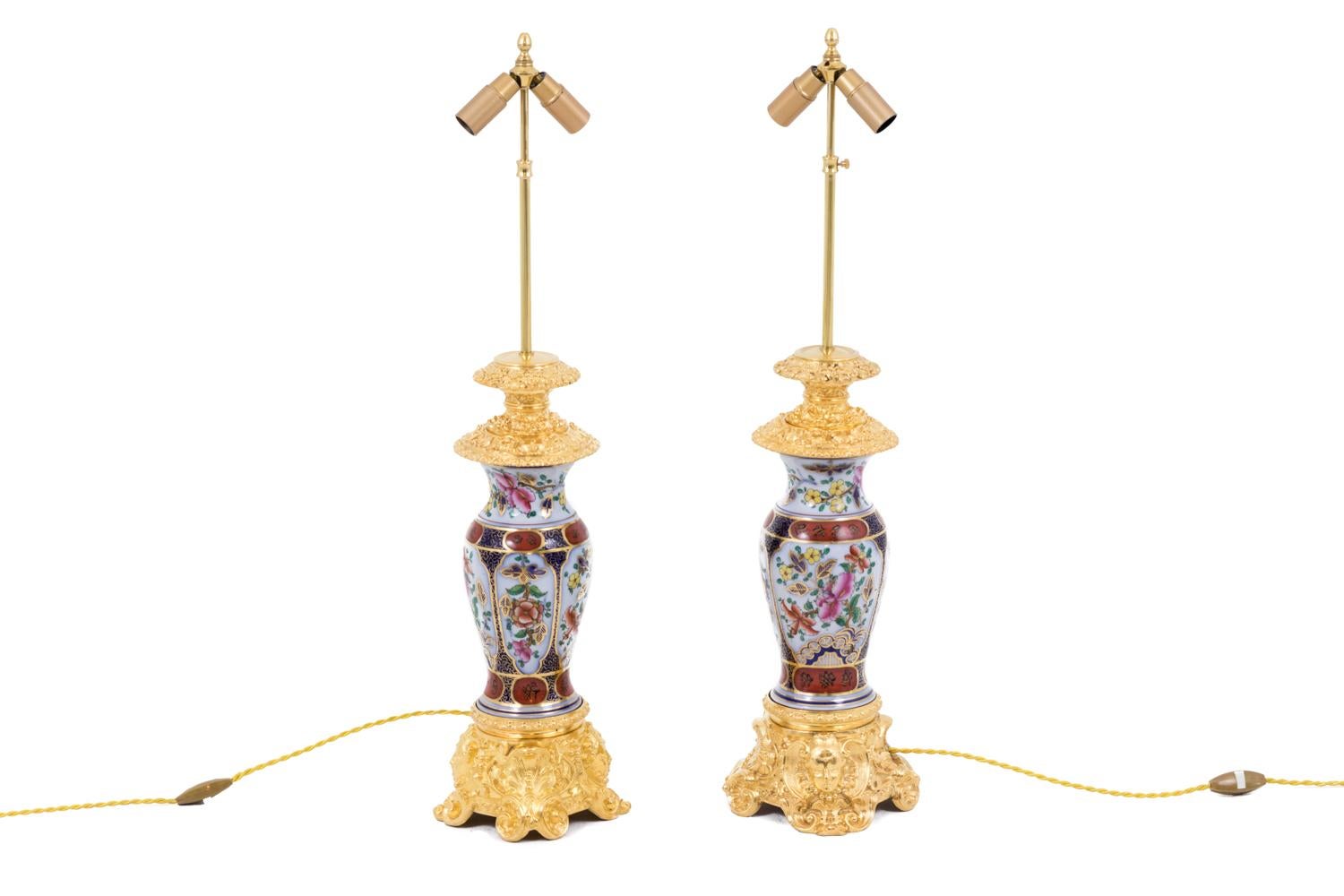 European Pair of Lamps in Valentine Porcelain and Gilt Bronze, circa 1880 For Sale