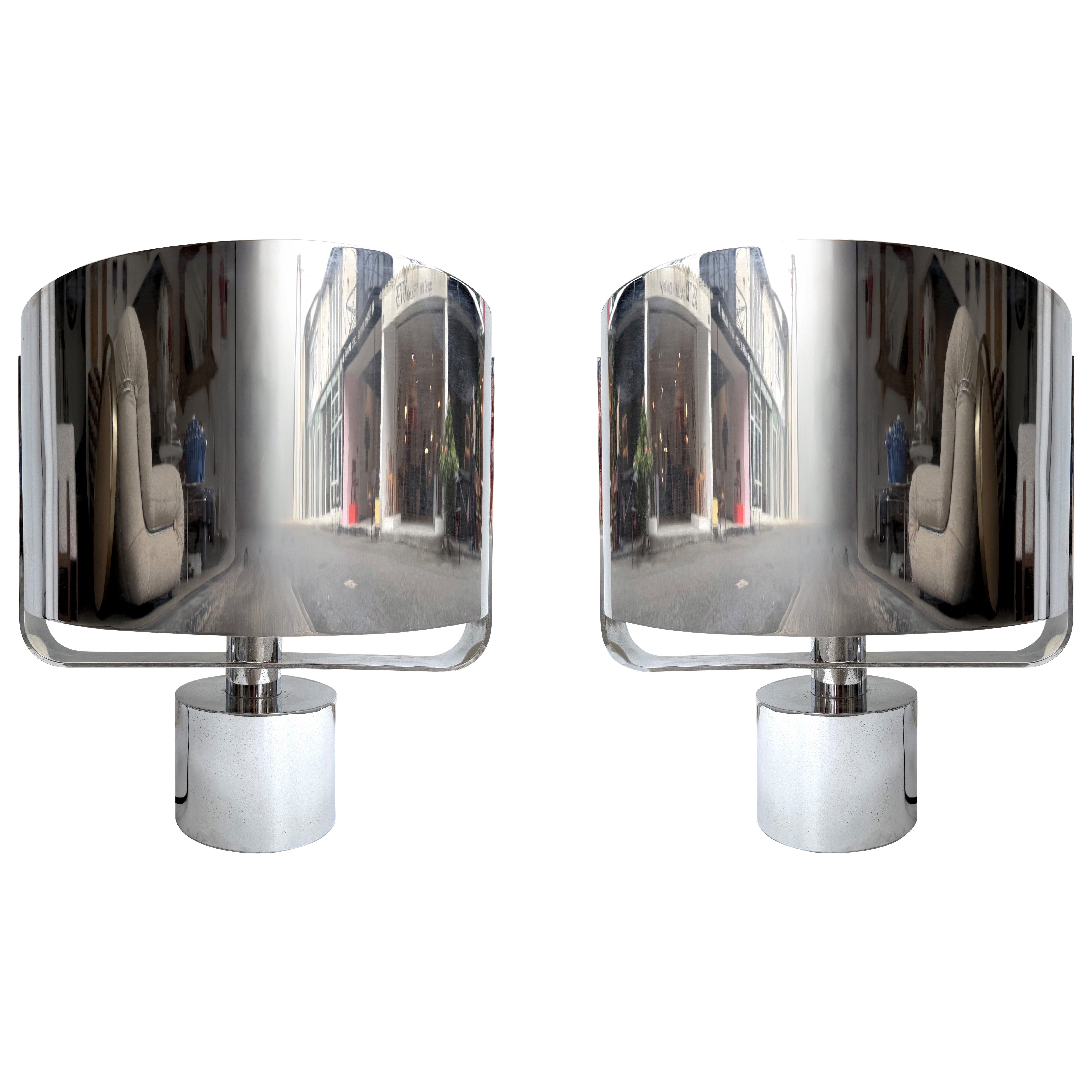 Paire de lampes en métal, création de Paolo Caliari pour Linea T. Italie, années 1970