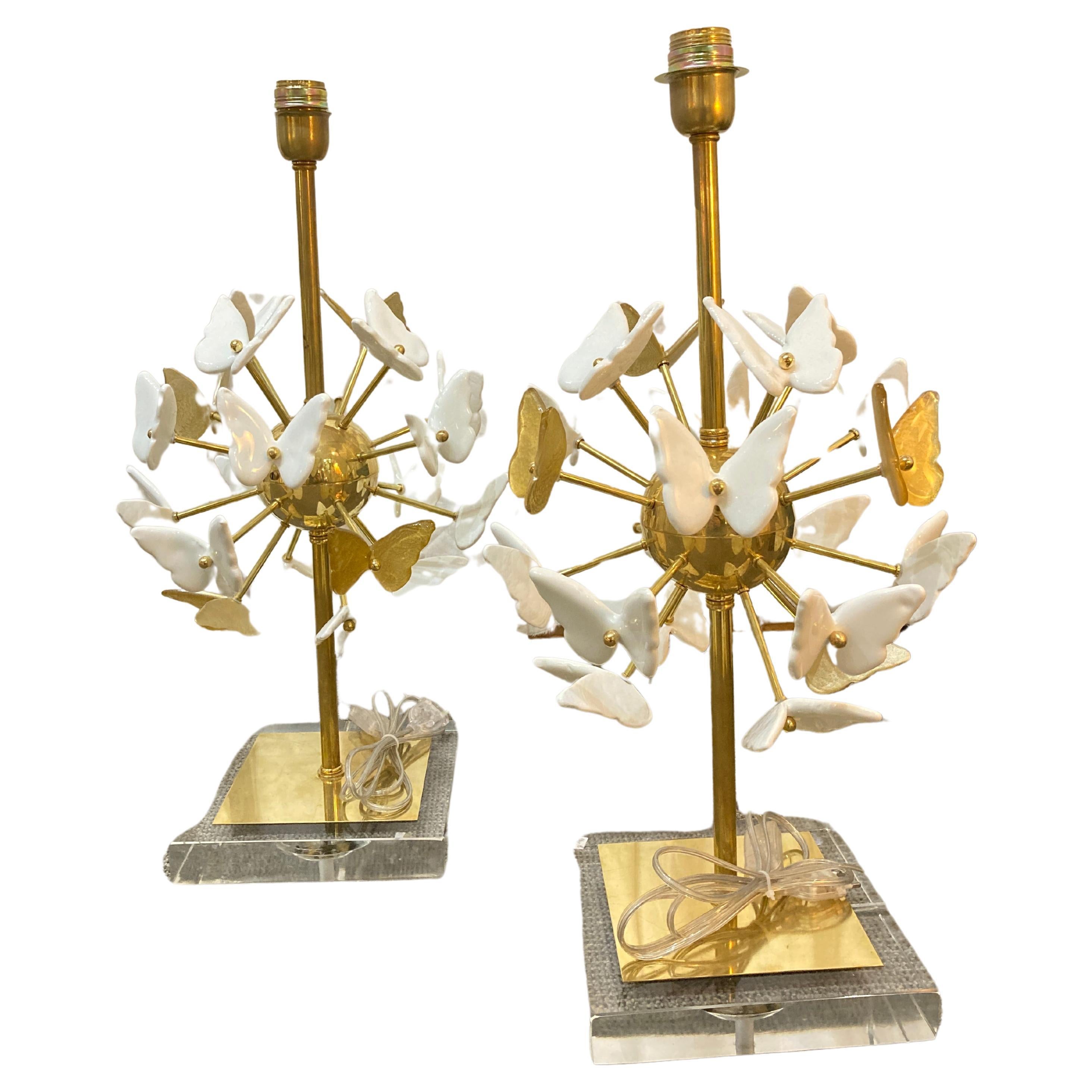 Paar von  Lampen mit Schmetterlingen aus Murano-Glas im Angebot