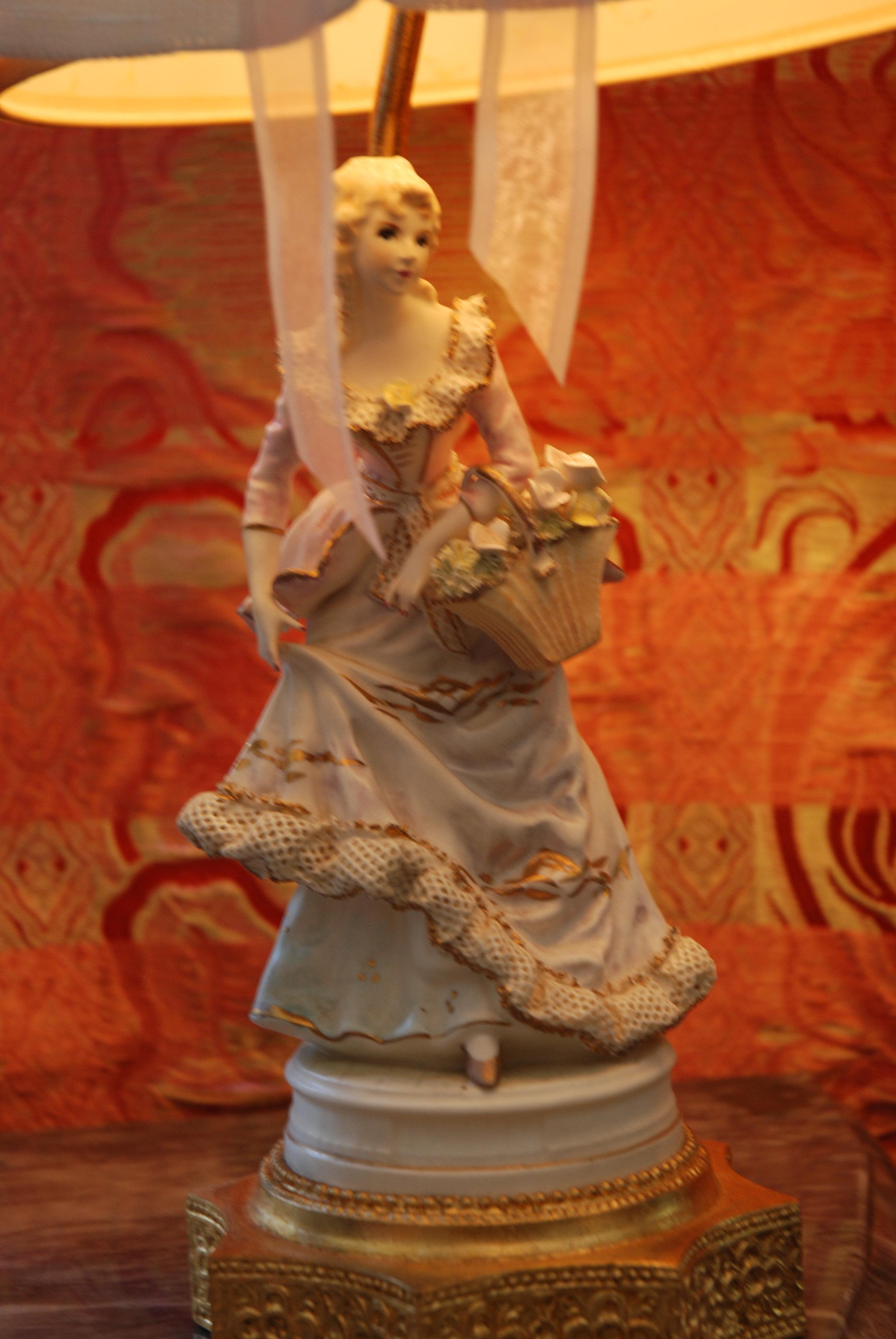 italian porcelain figurine lamps