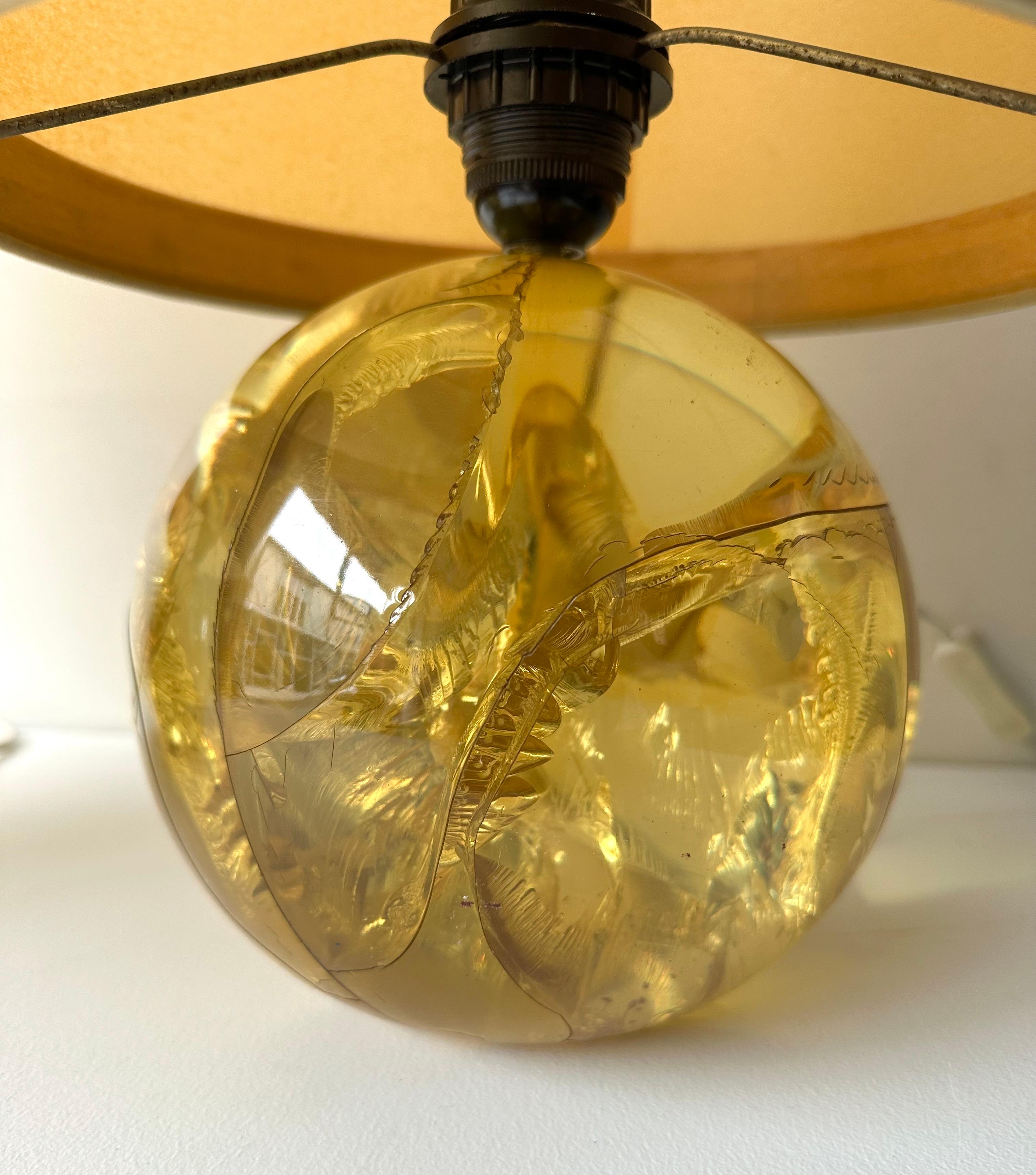 Paire de lampes en résine fractale jaune par François Godebski , France, années 1970 en vente 3