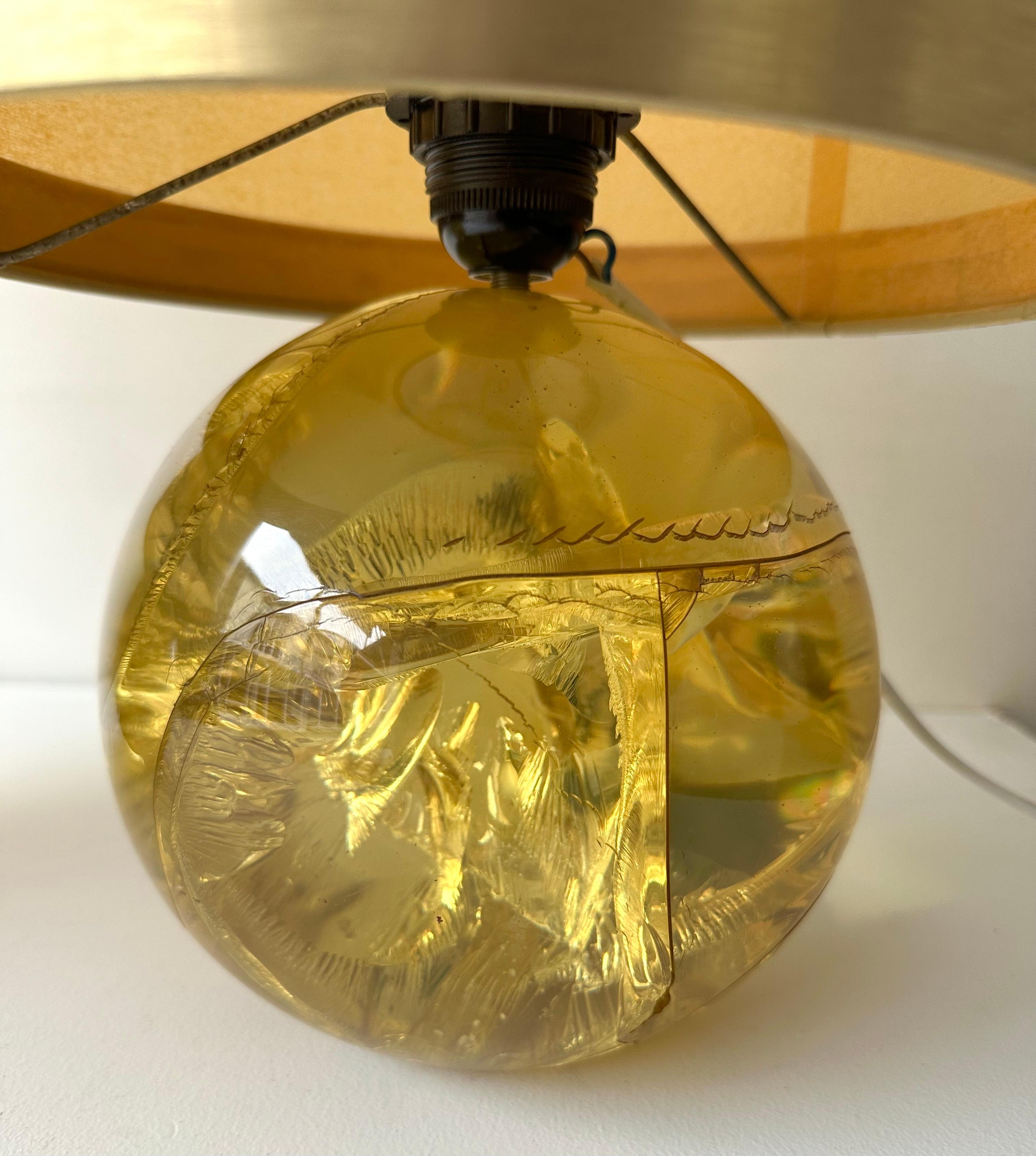 Paire de lampes en résine fractale jaune par François Godebski , France, années 1970 en vente 4